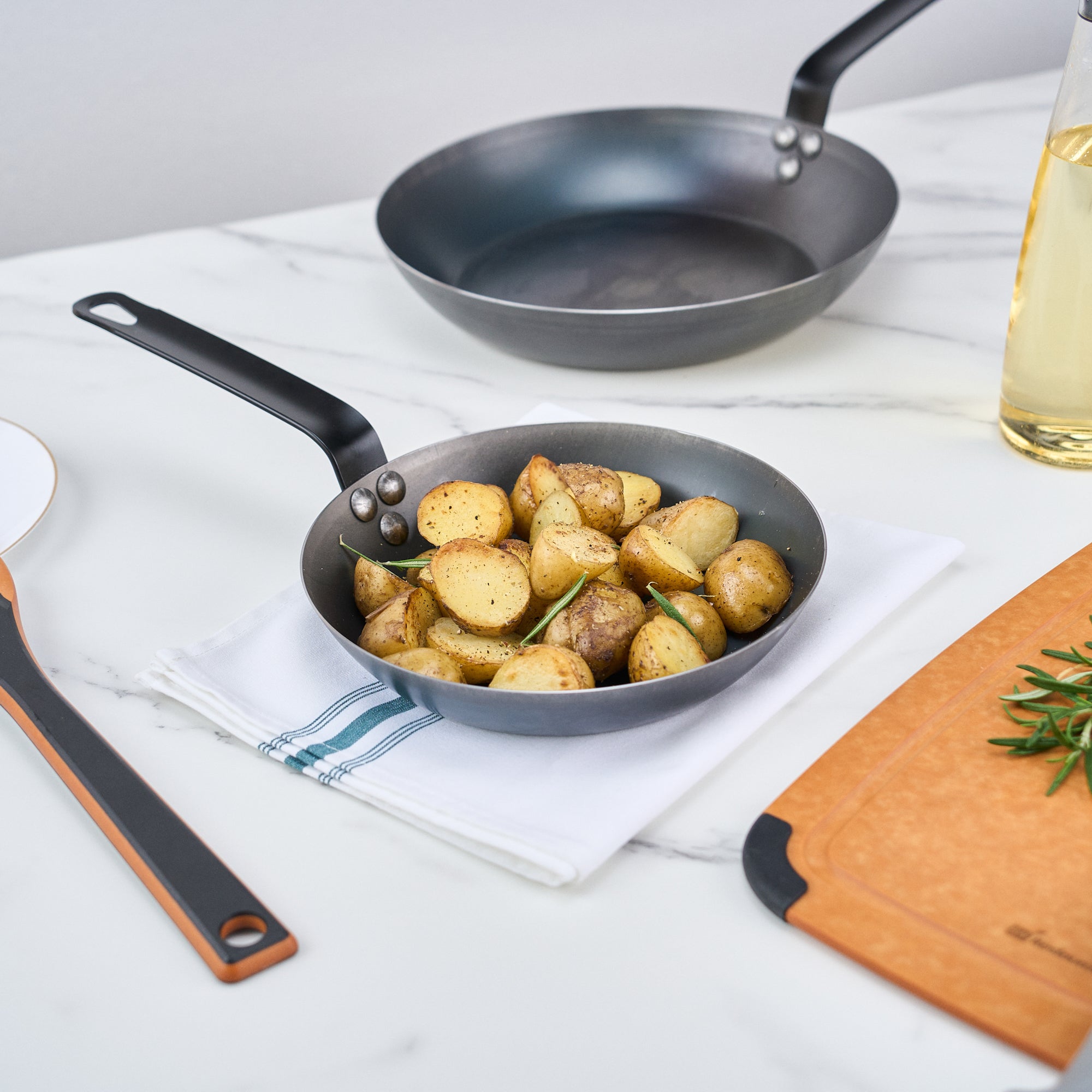 Met Lux Black Carbon Steel 9" Fry Pan - 1 count box