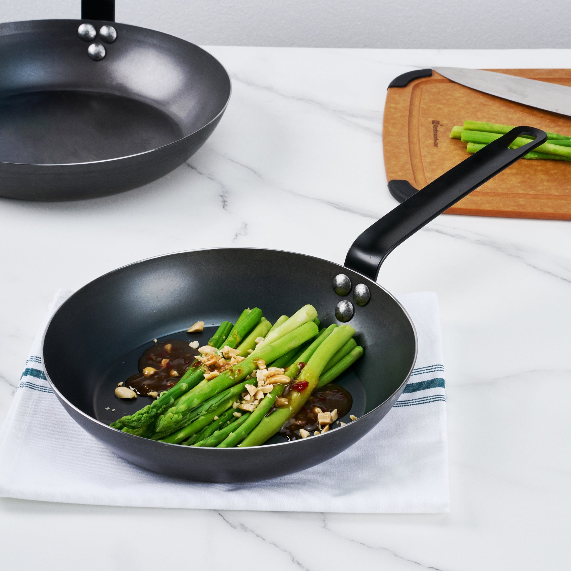 Met Lux Black Carbon Steel 9 1/2" Fry Pan - 6 count box