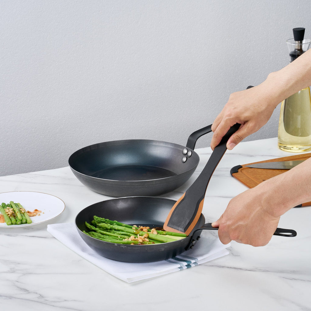 Met Lux Black Carbon Steel 9 1/2" Fry Pan - 6 count box