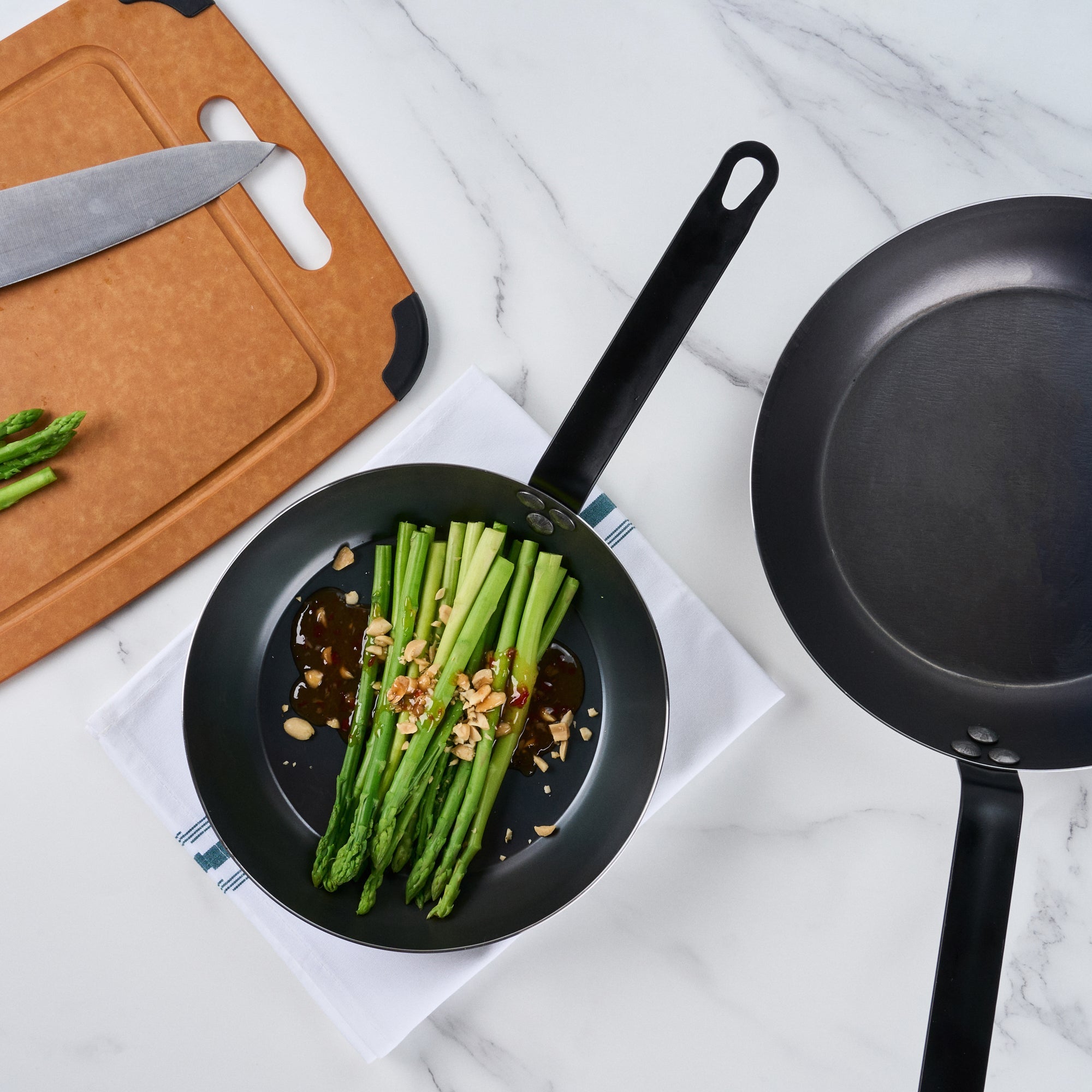Met Lux Black Carbon Steel 9 1/2" Fry Pan - 6 count box
