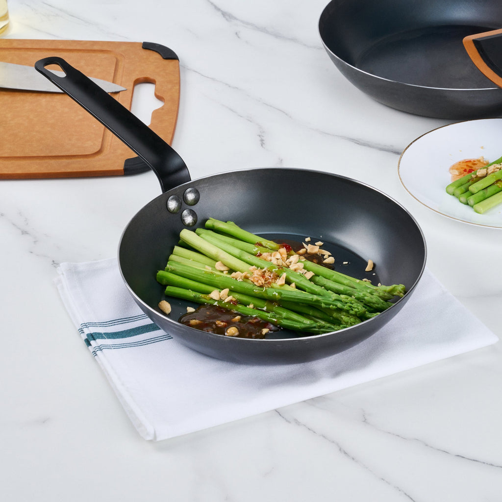 Met Lux Black Carbon Steel 9 1/2" Fry Pan - 6 count box
