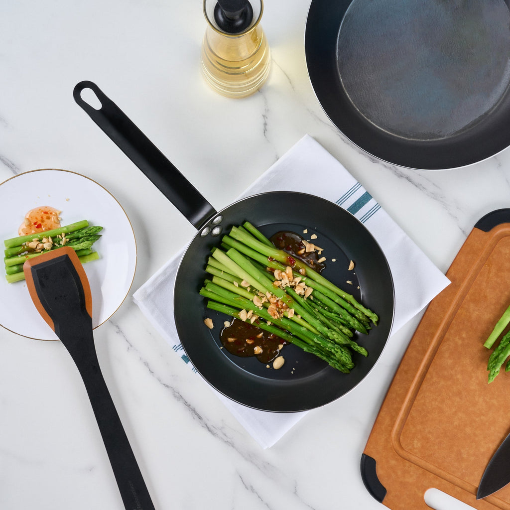 Met Lux Black Carbon Steel 9 1/2" Fry Pan - 6 count box