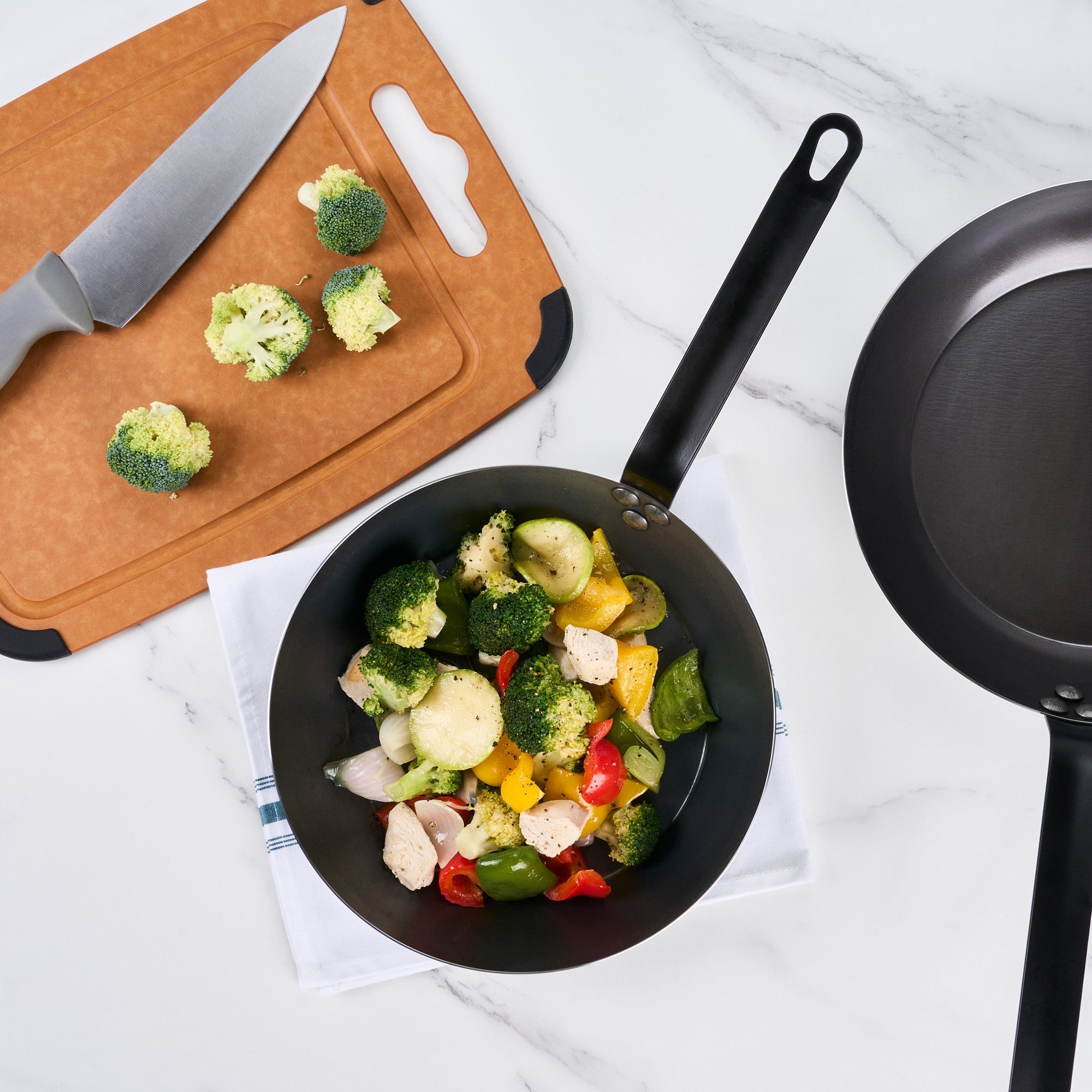 Met Lux Black Carbon Steel 10" Fry Pan - 6 count box
