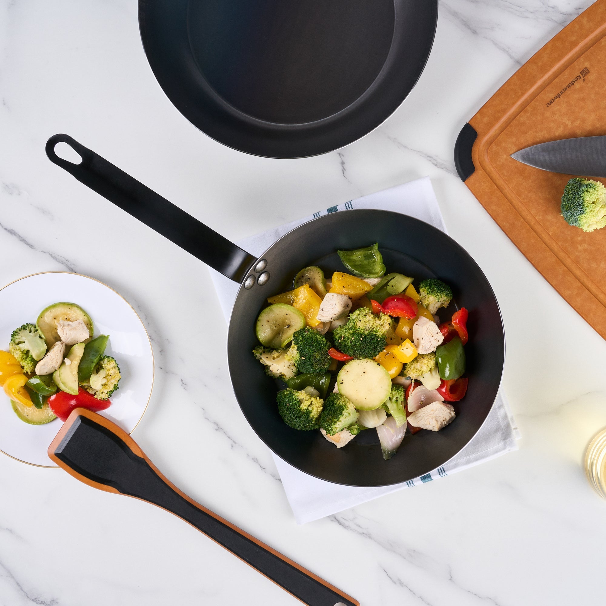 Met Lux Black Carbon Steel 10" Fry Pan - 6 count box