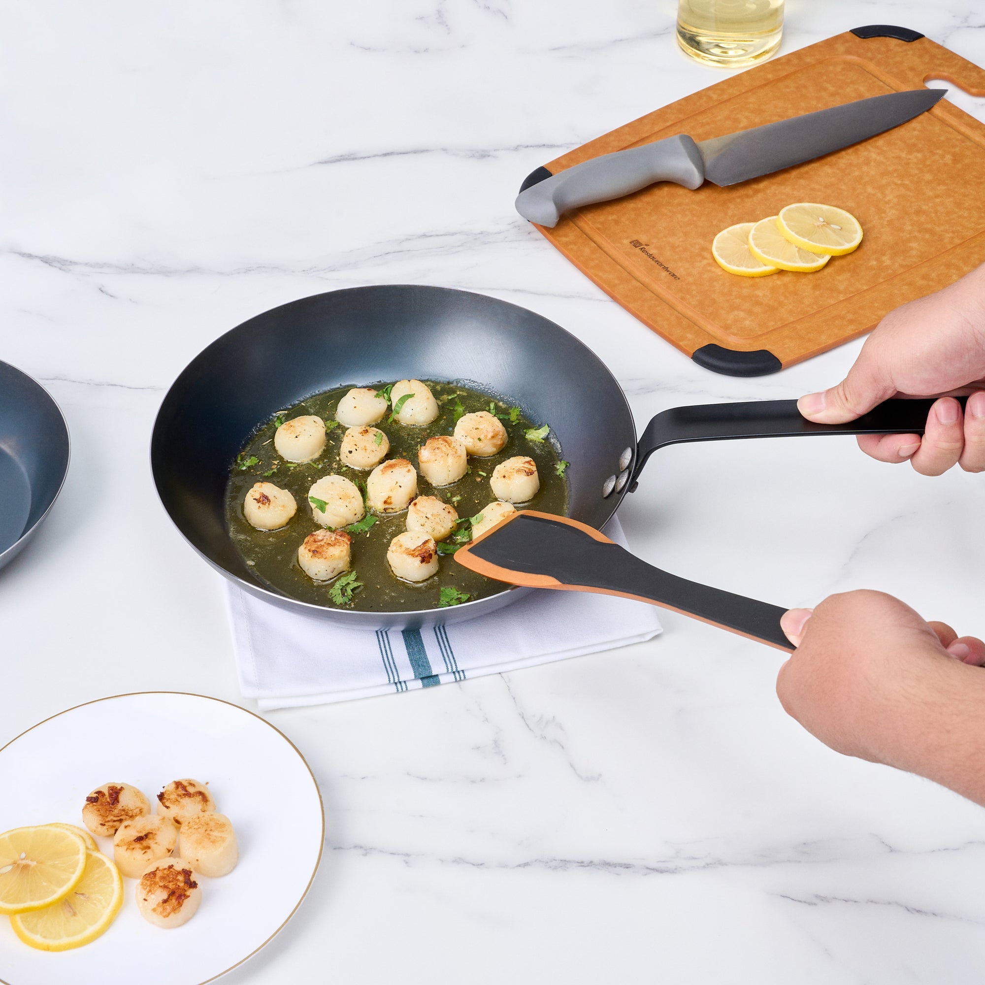 Met Lux Black Carbon Steel 11" Fry Pan - 6 count box