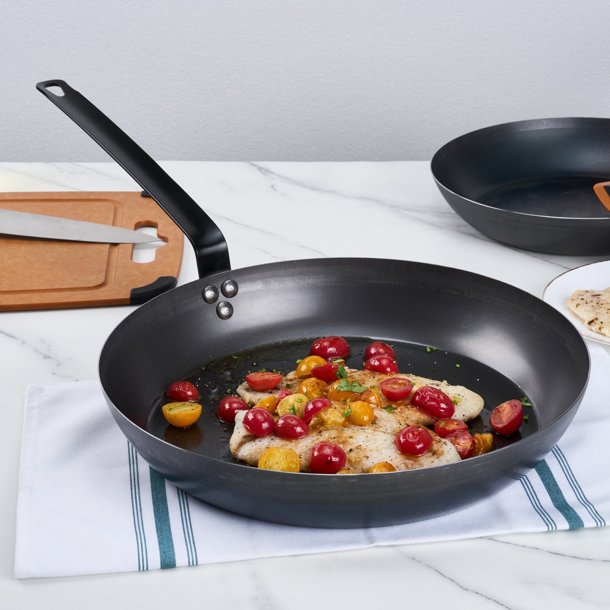 Met Lux Black Carbon Steel 14" Fry Pan - 1 count box