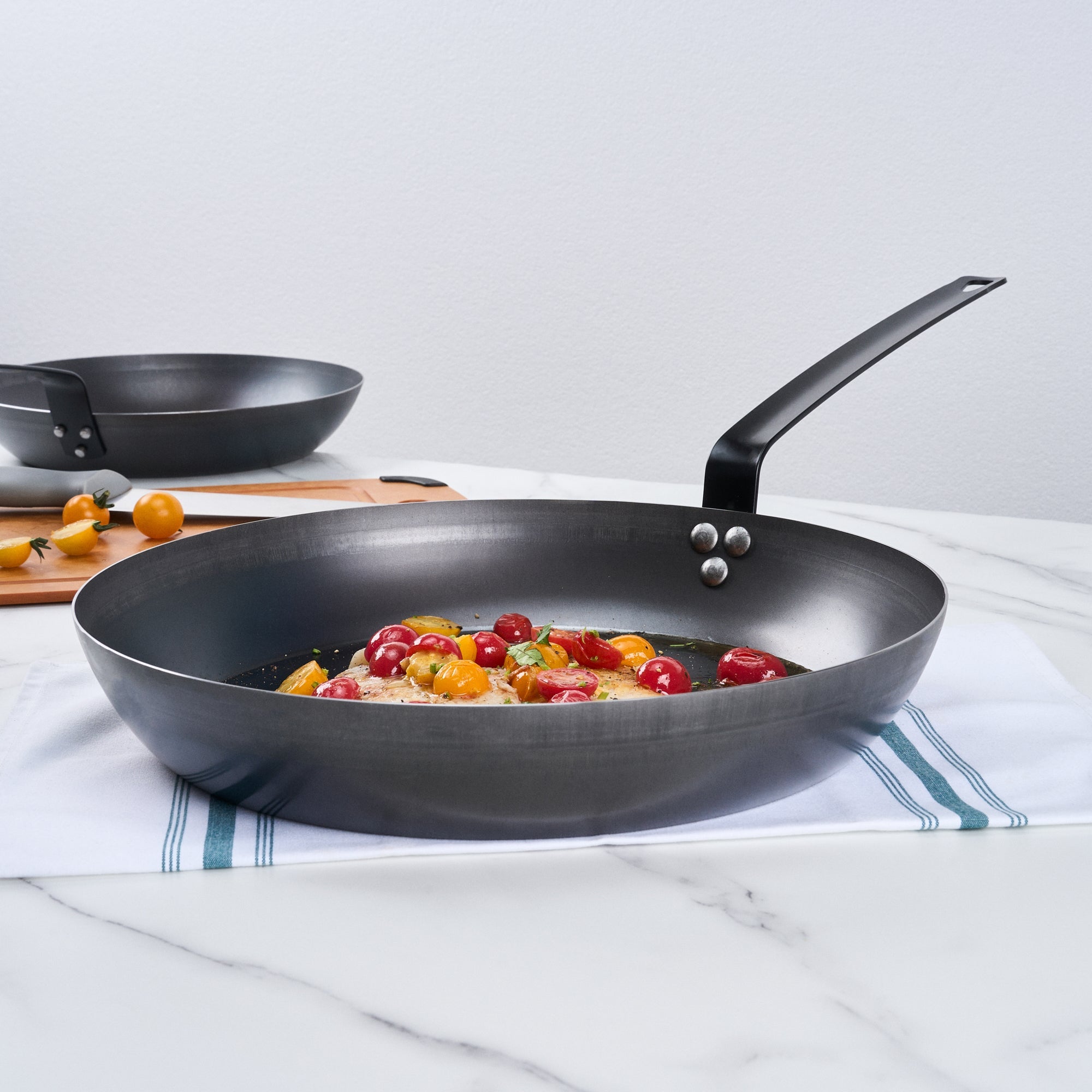 Met Lux Black Carbon Steel 14" Fry Pan - 6 count box