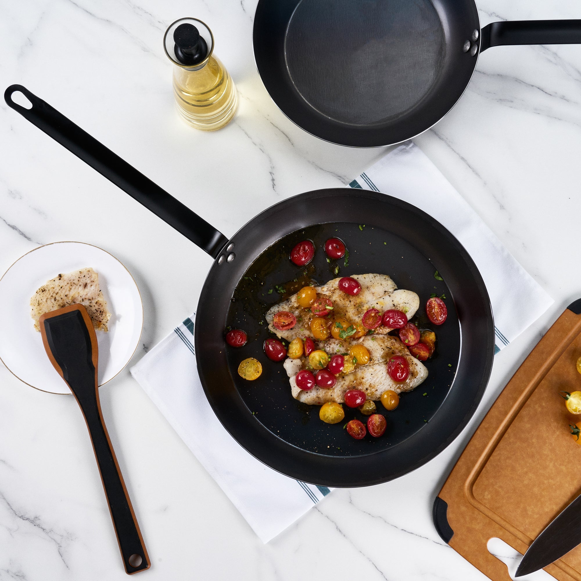 Met Lux Black Carbon Steel 14" Fry Pan - 6 count box