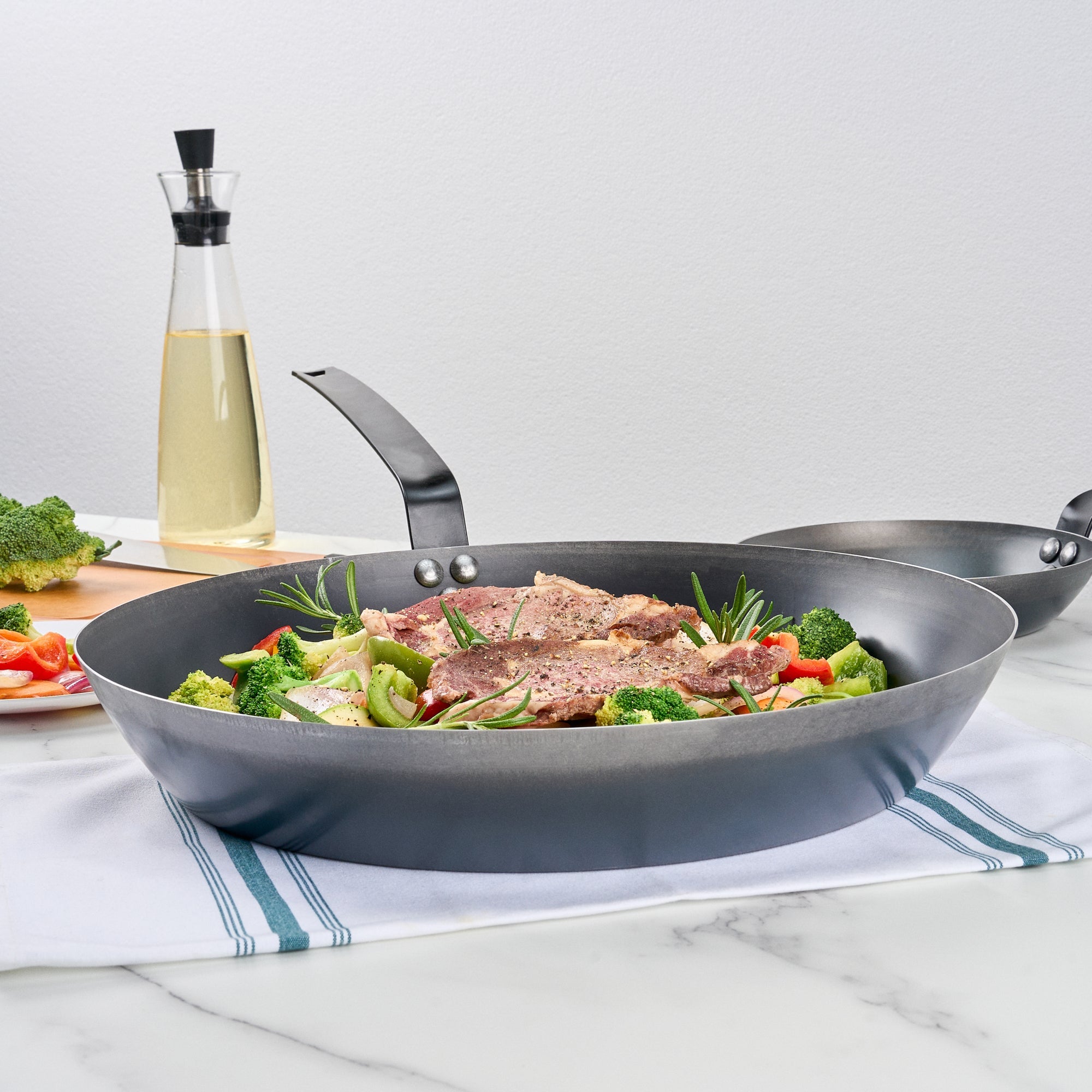 Met Lux Black Carbon Steel 16" Fry Pan - 6 count box