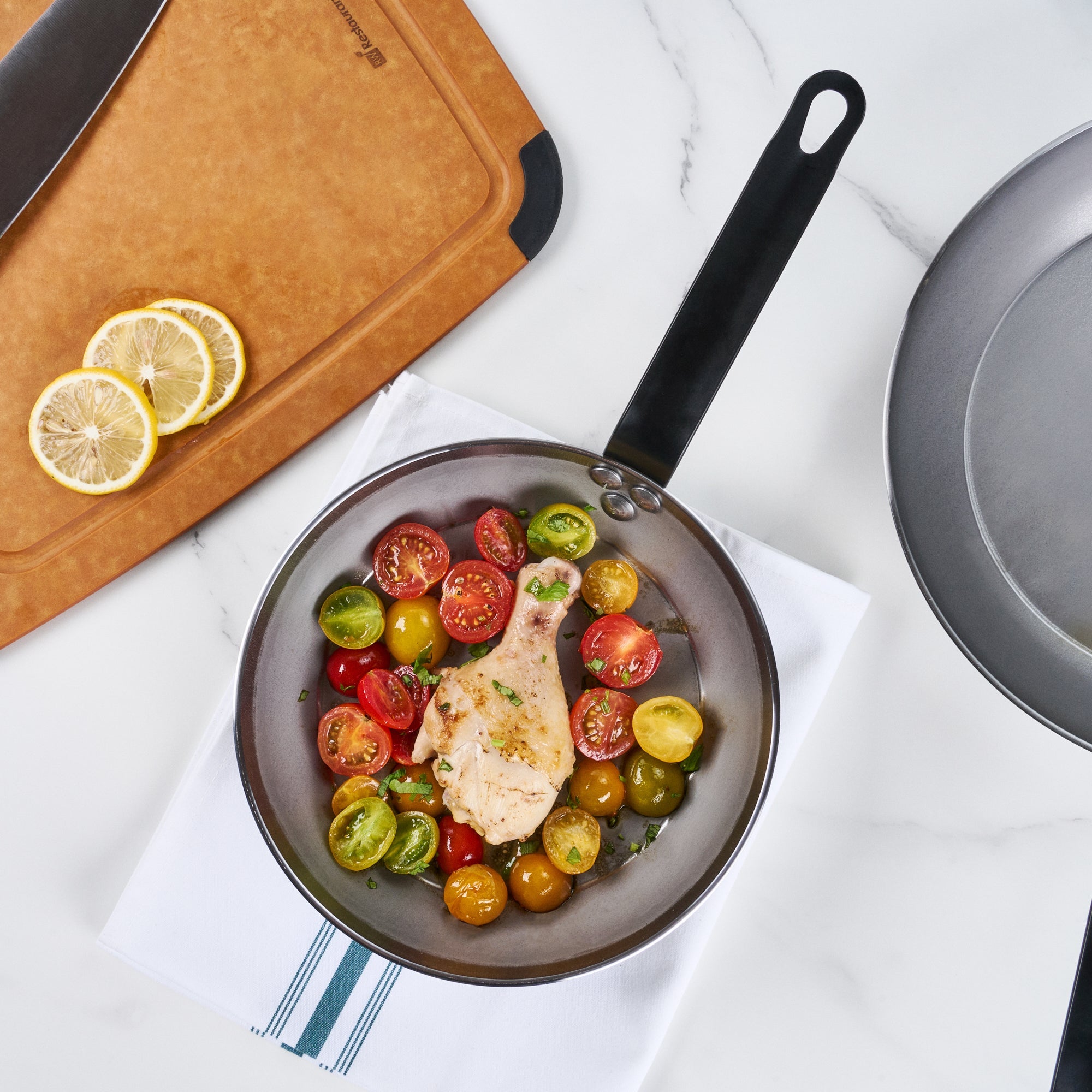 Met Lux Carbon Steel 9" Fry Pan - 1 count box