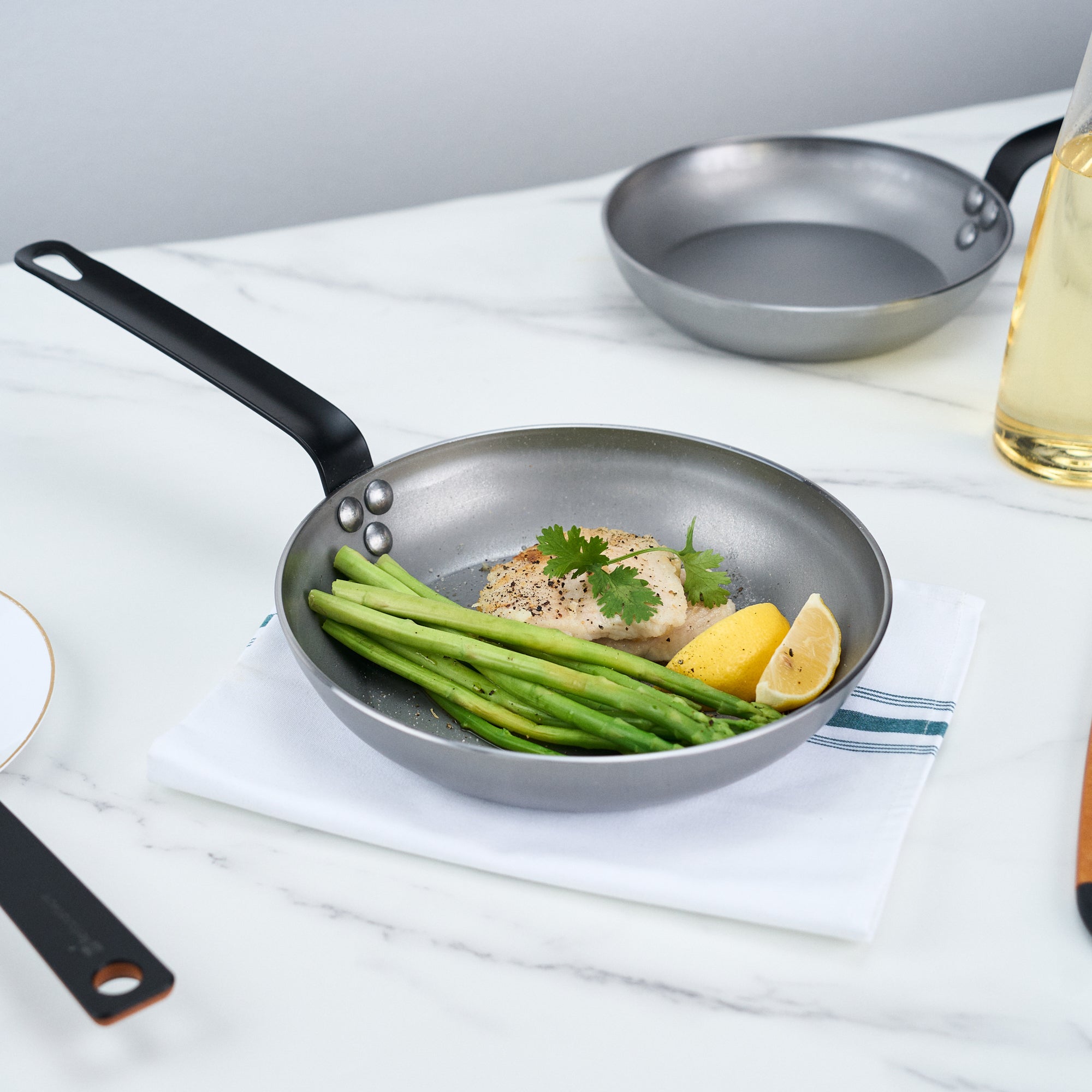 Met Lux Carbon Steel 9 1/2" Fry Pan - 1 count box