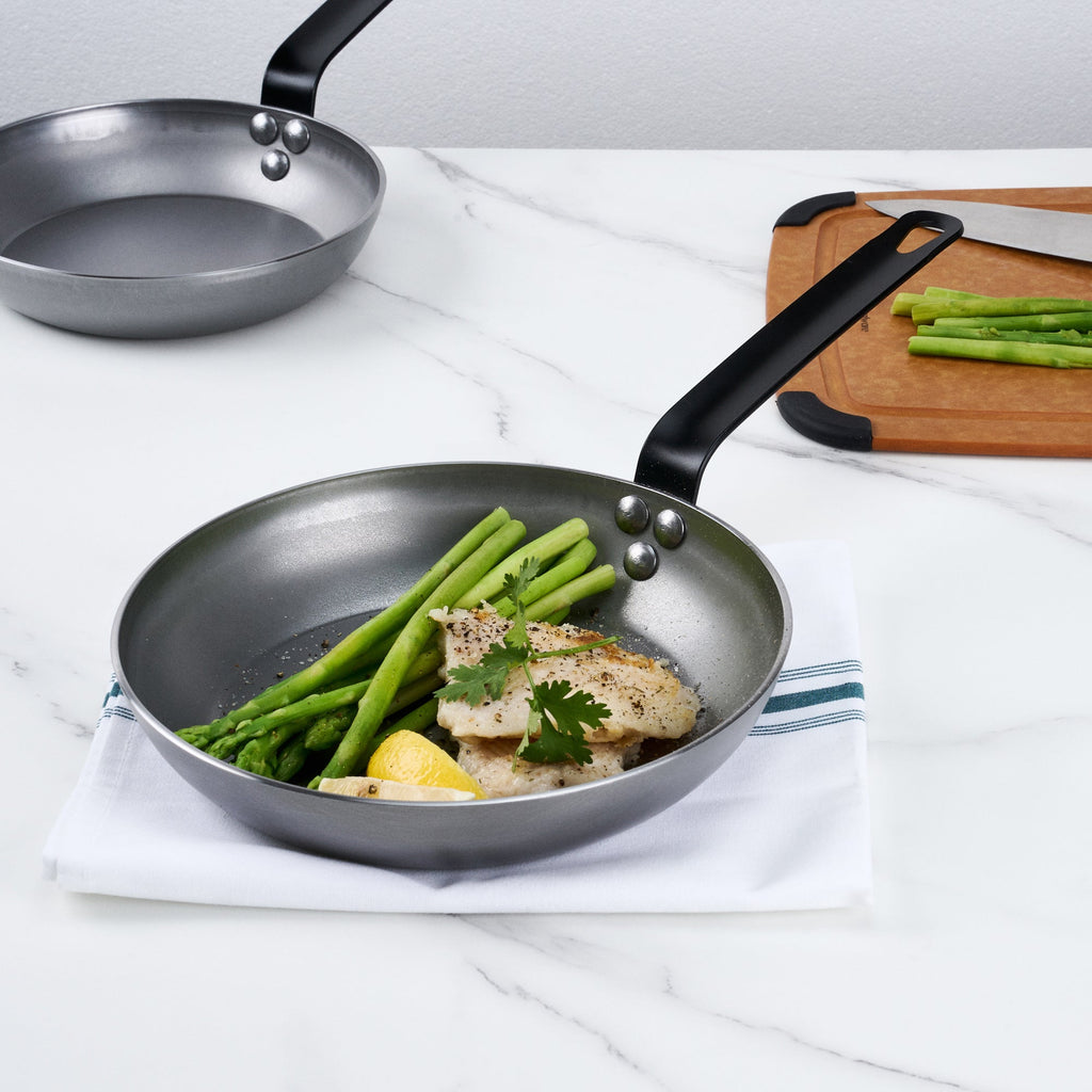 Met Lux Carbon Steel 9 1/2" Fry Pan - 6 count box