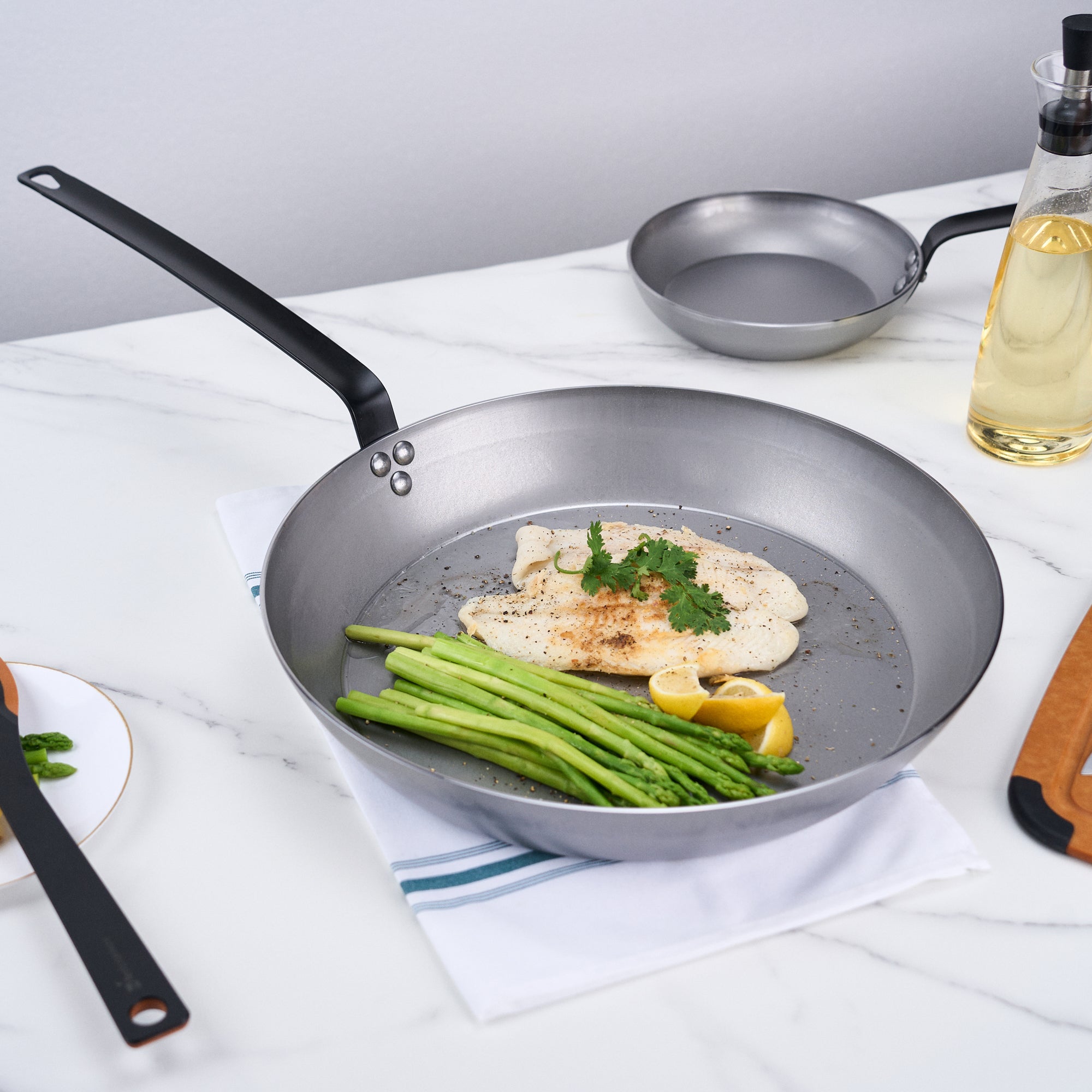 Met Lux Carbon Steel 16" Fry Pan - 1 count box