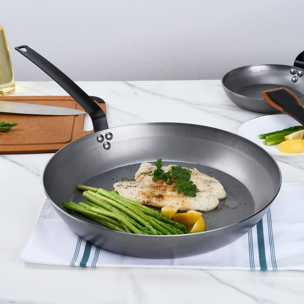 Met Lux Carbon Steel 16" Fry Pan - 1 count box