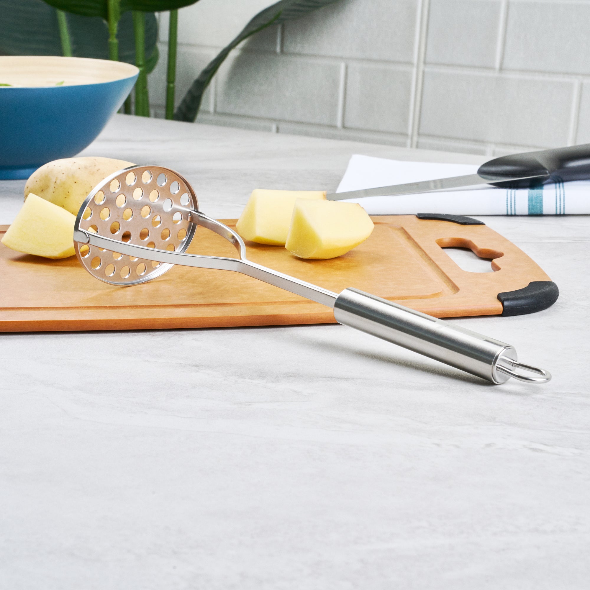 German Standard Stainless Steel Round-Faced Potato / Bean Masher - 11'' - 6 count box