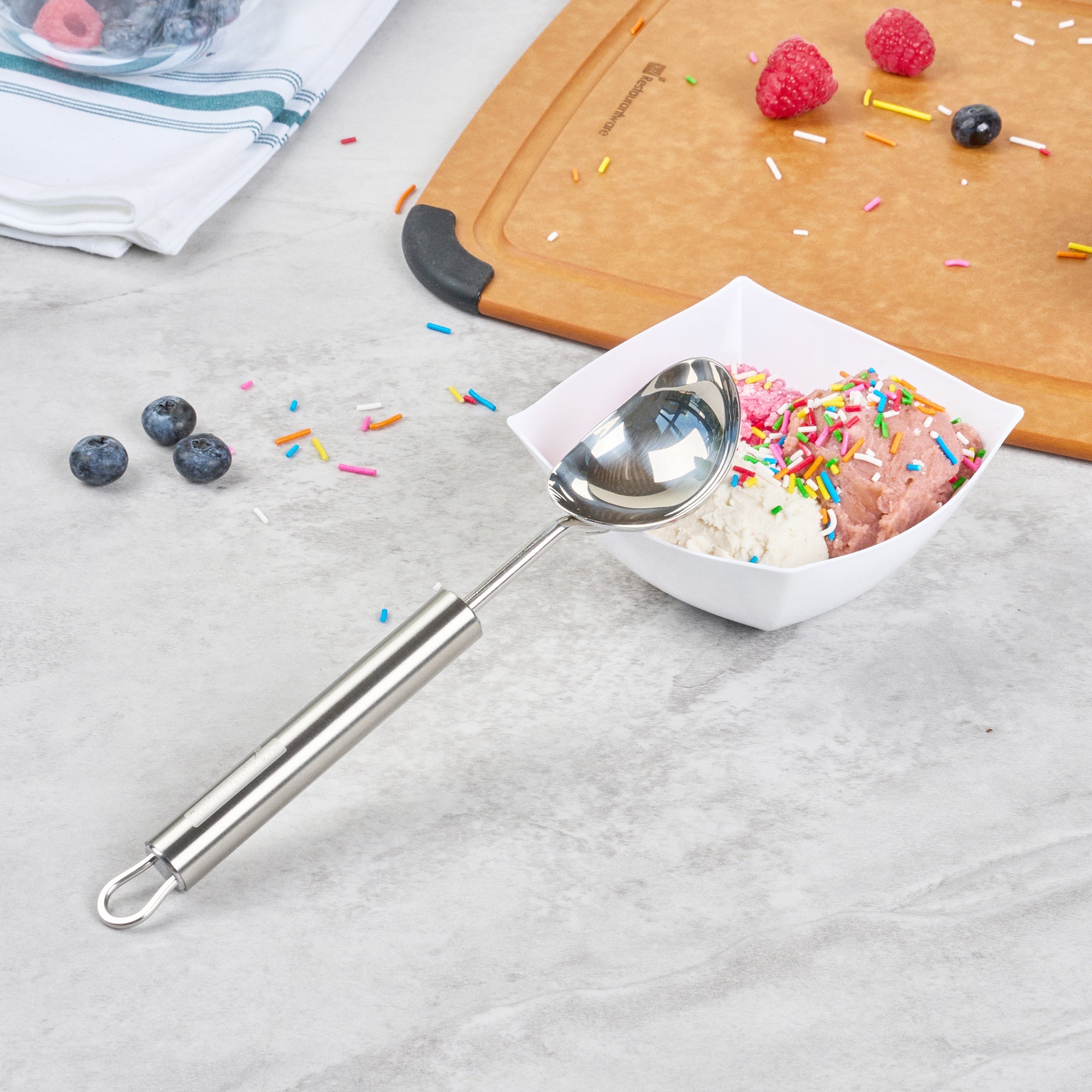 German Standard Stainless Steel Ice Cream Scoop - 8 3/4'' x 1 3/4'' - 6 count box