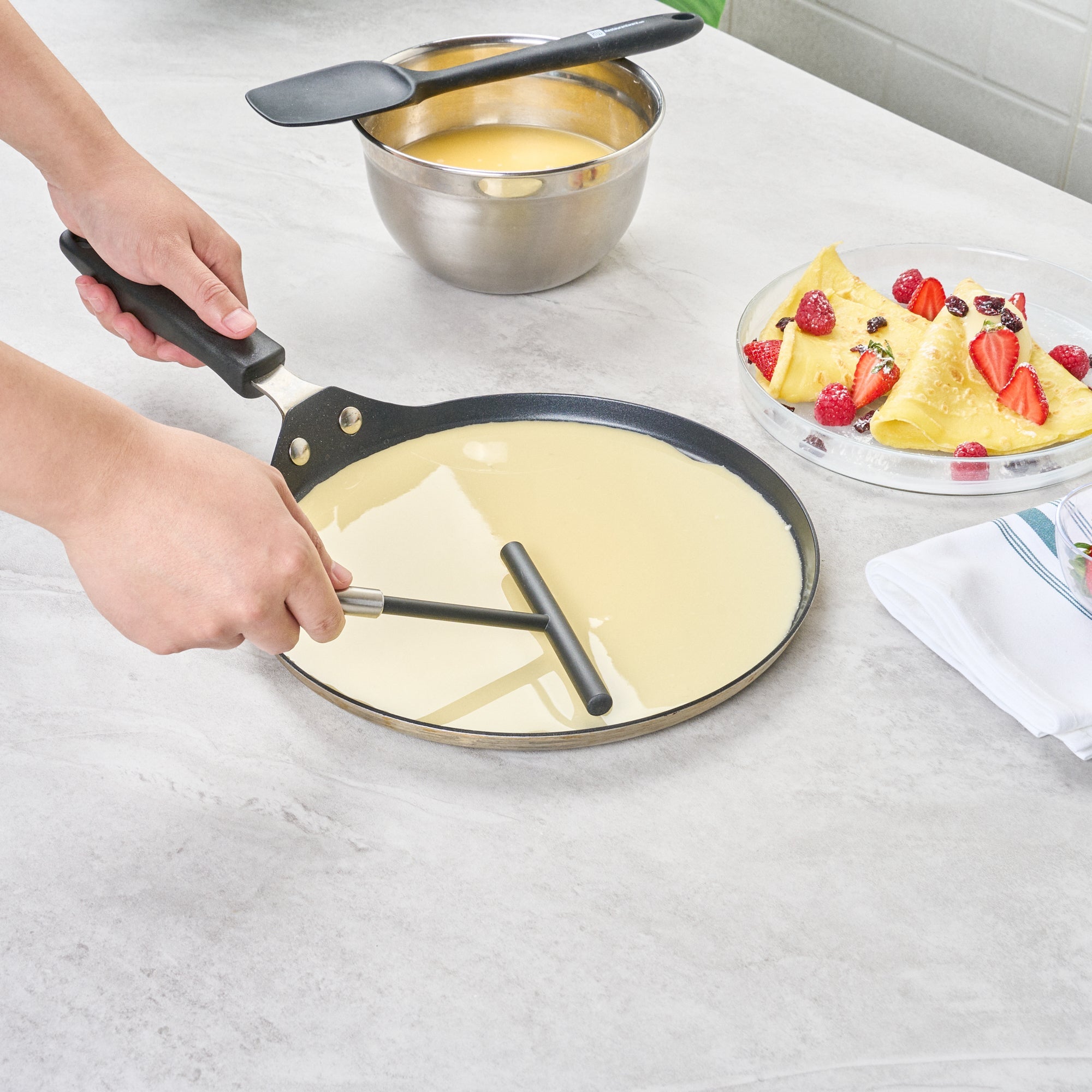 German Standard Black Nylon High Heat Crepe Batter Spreader - with Stainless Steel Handle - 7 3/4'' x 4 3/4'' - 24 count box