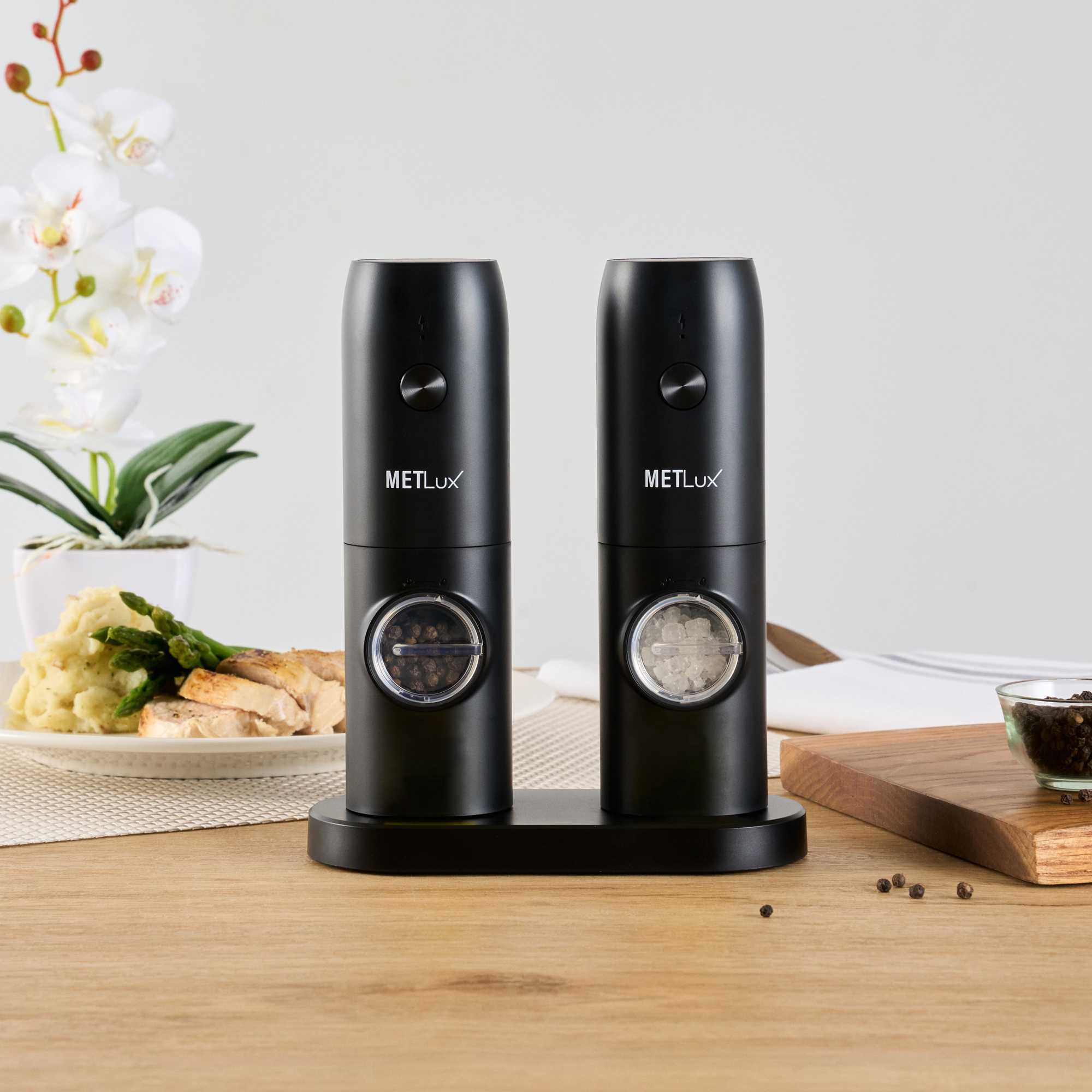 Met Lux Black Electric Salt and Pepper Grinder Set - with Charging Base and LED Light - 6 1/2'' x 2 3/4'' x 7 3/4'' - 1 count box