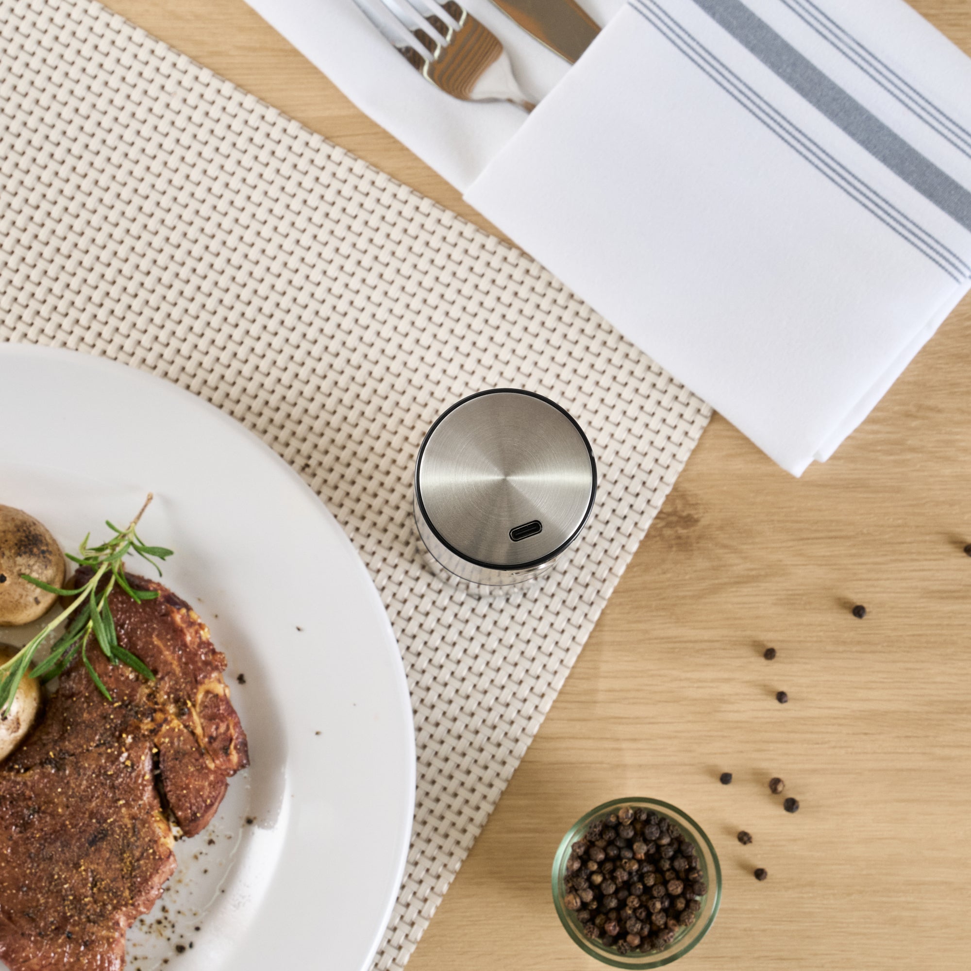 Met Lux Electric Salt or Pepper Grinder - Rechargeable, with LED Light - 2'' x 2'' x 7 1/2'' - 1 count box
