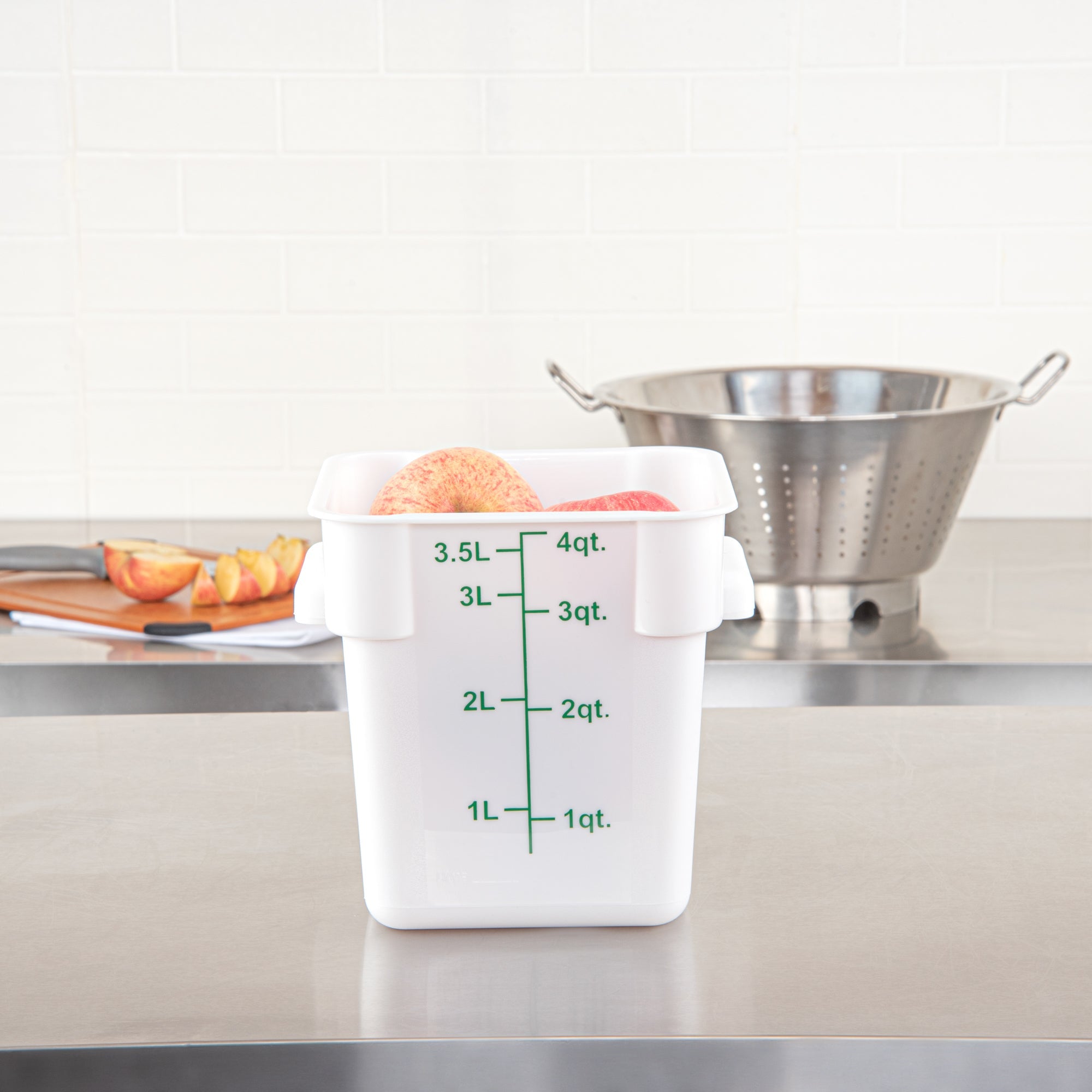 Met Lux 4 qt Square White Plastic Food Storage Container - with Green Volume Markers - 7" x 7" x 7 1/2" - 1 count box