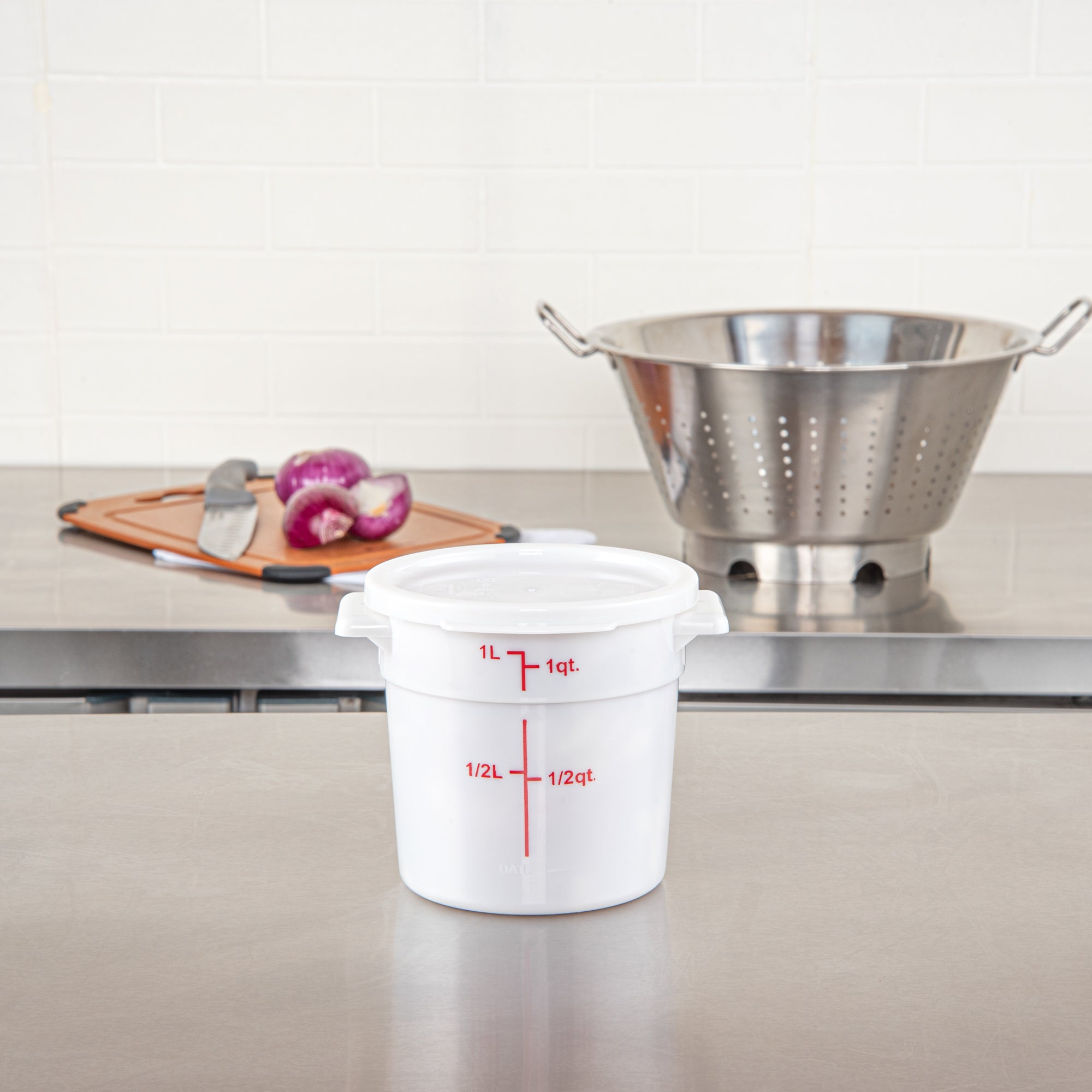 Met Lux Round White Plastic Food Storage Container Lid - Fits 1 qt - 1 count box