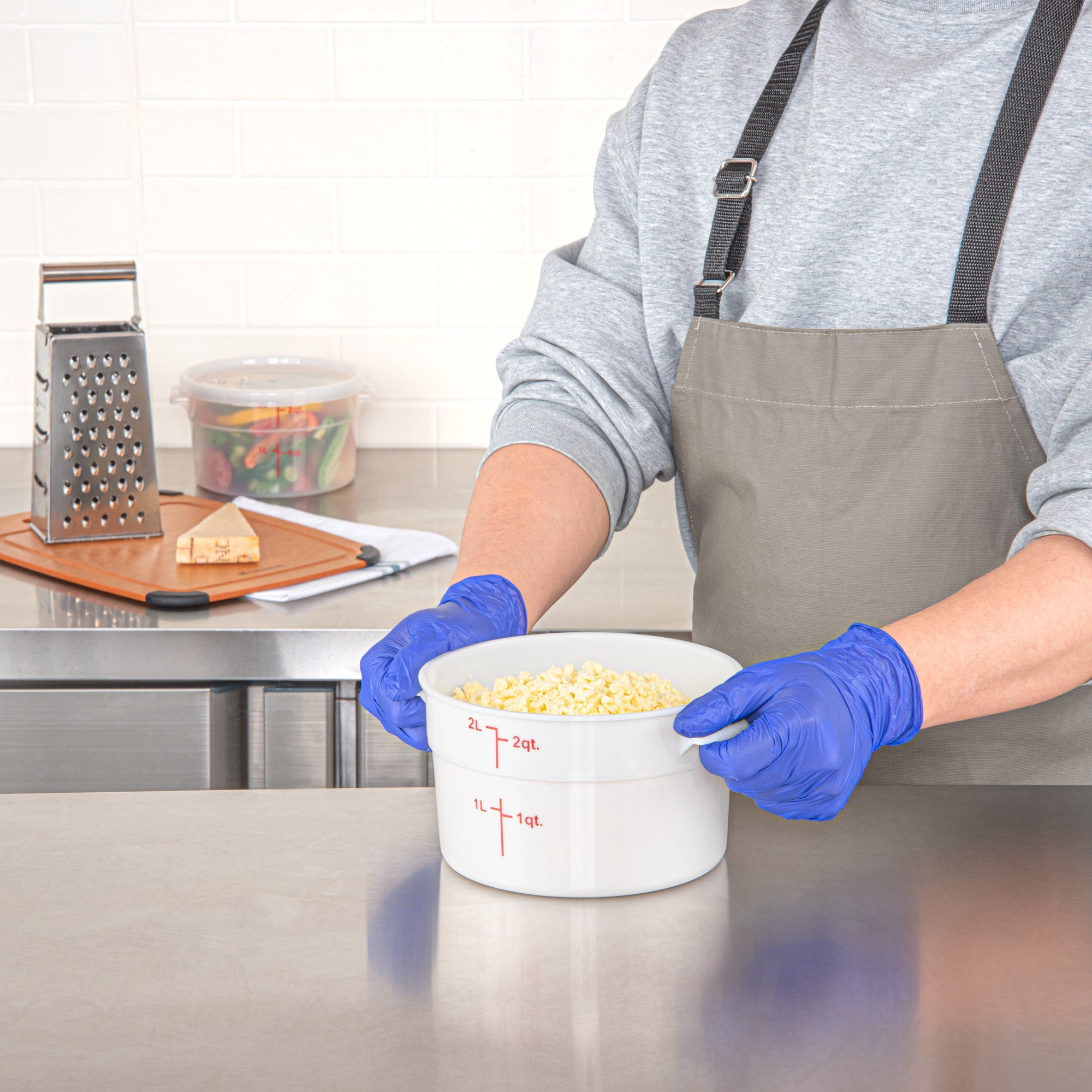 Met Lux 2 qt Round White Plastic Food Storage Container - with Red Volume Markers - 7 1/4" x 7 1/4" x 4 1/4" - 1 count box