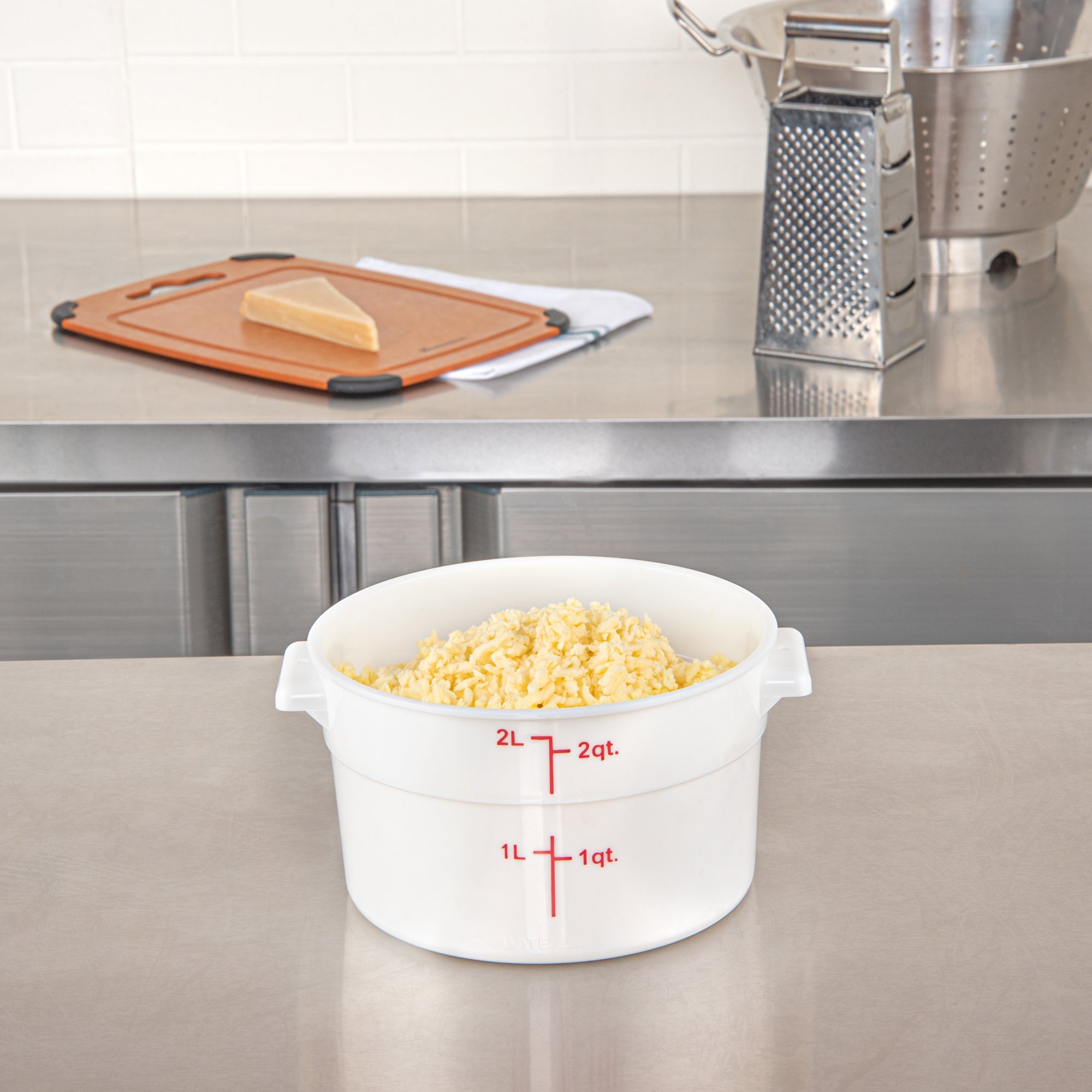 Met Lux 2 qt Round White Plastic Food Storage Container - with Red Volume Markers - 7 1/4" x 7 1/4" x 4 1/4" - 1 count box
