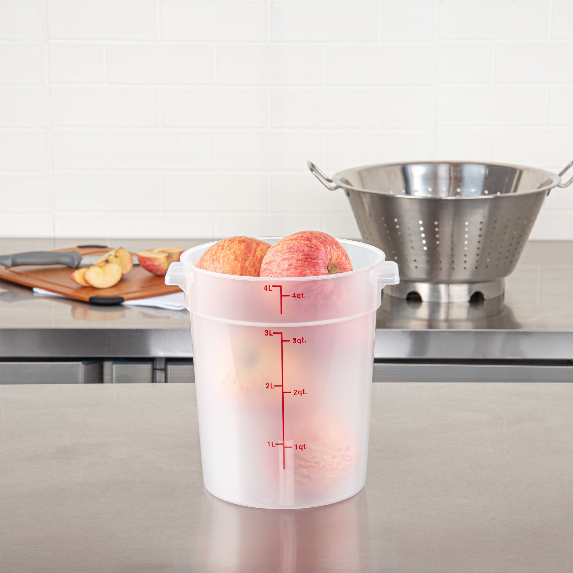 Met Lux 4 qt Round Translucent Plastic Food Storage Container - with Red Volume Markers - 7 1/4" x 7 1/4" x 8 1/2" - 1 count box