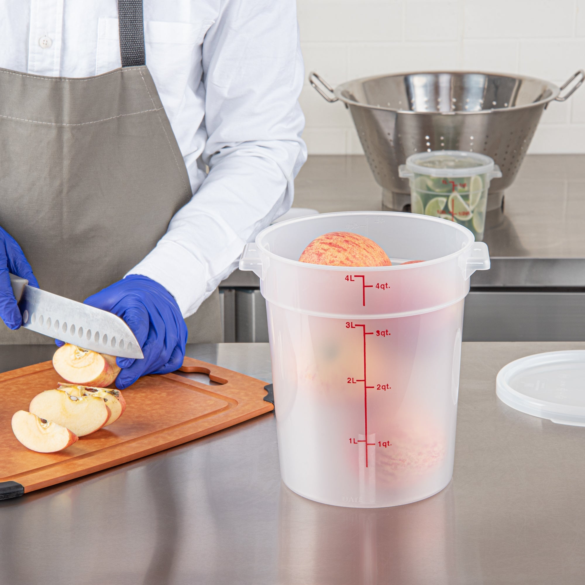 Met Lux 4 qt Round Translucent Plastic Food Storage Container - with Red Volume Markers - 7 1/4" x 7 1/4" x 8 1/2" - 1 count box