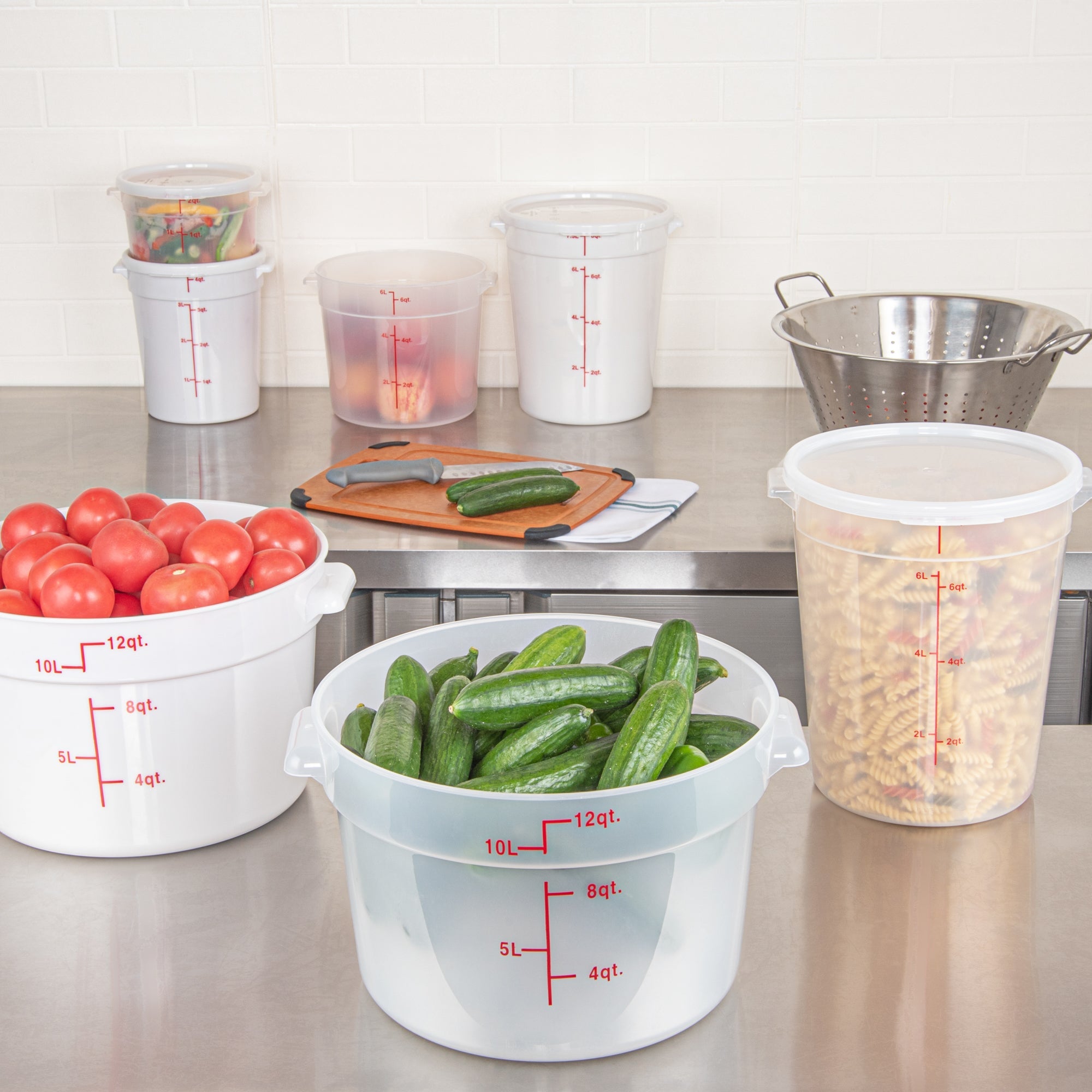 Met Lux 12 qt Round Translucent Plastic Food Storage Container - with Red Volume Markers - 12 1/4" x 12 1/4" x 8" - 1 count box