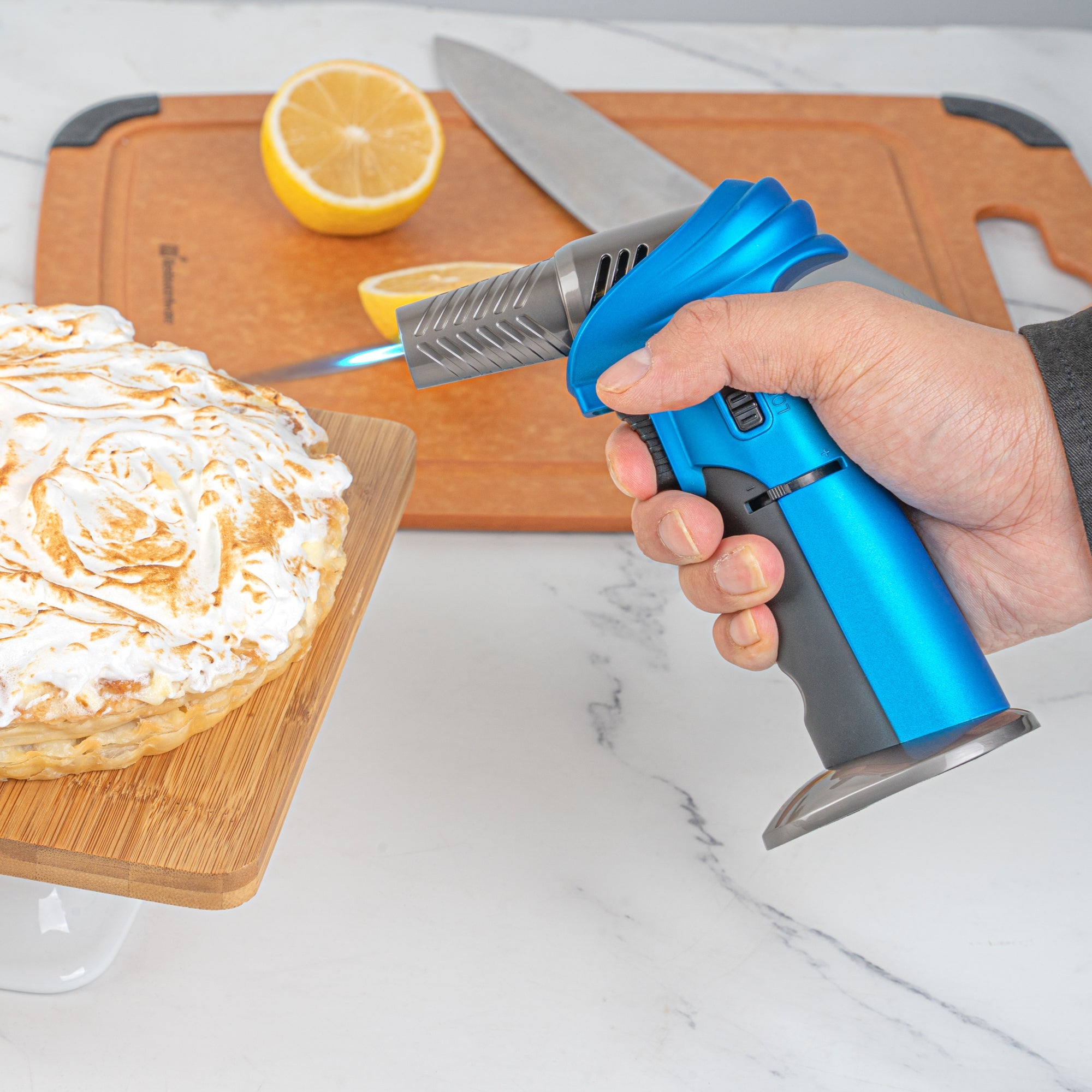 RW Pyro Blue Butane Kitchen Torch - Adjustable Dial, Rotating Angle - 4 1/4'' x 2 3/4'' x 6'' - 1 count box