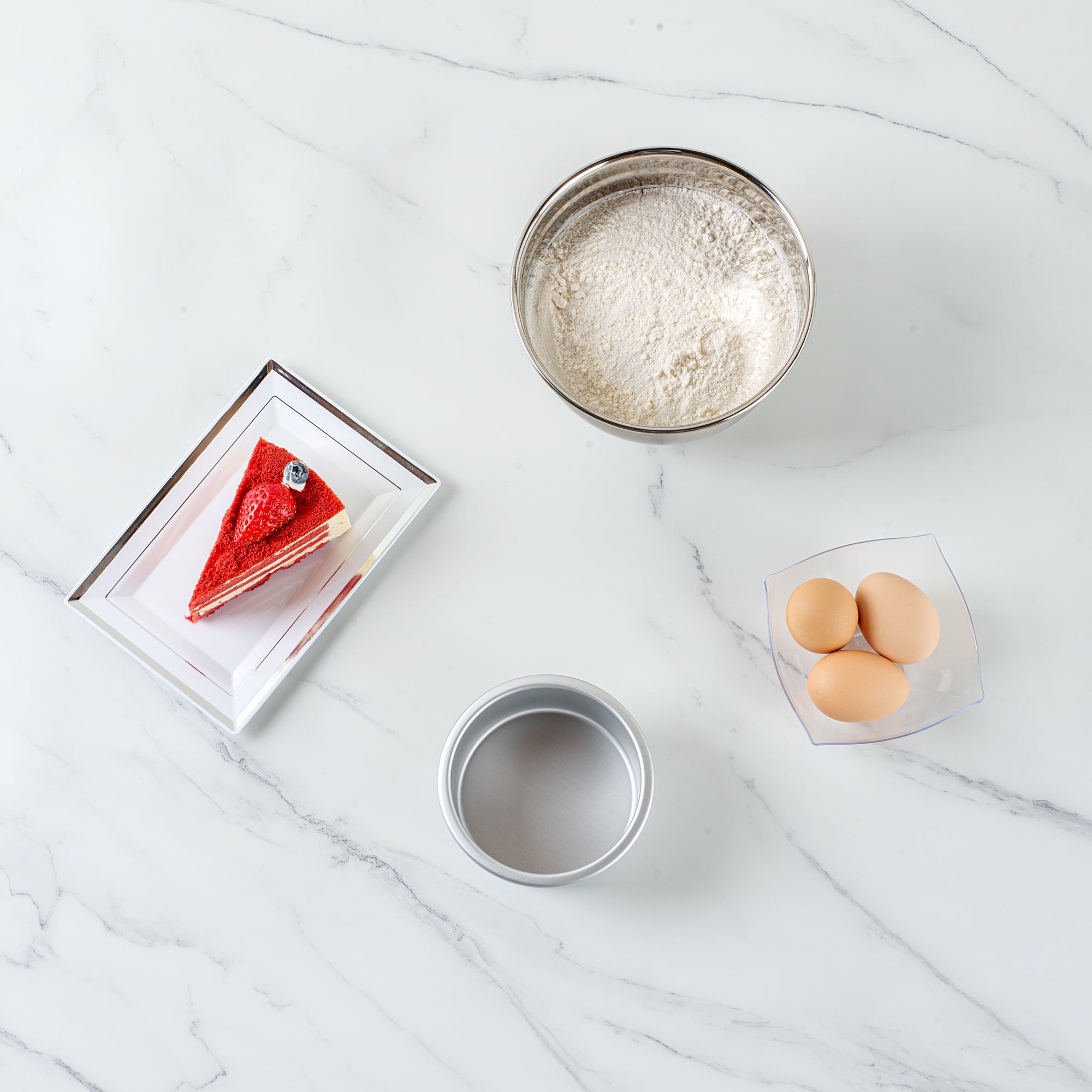 Met Lux Round Aluminum Straight-Sided Cake Pan - 4" x 4" x 2" - 1 count box