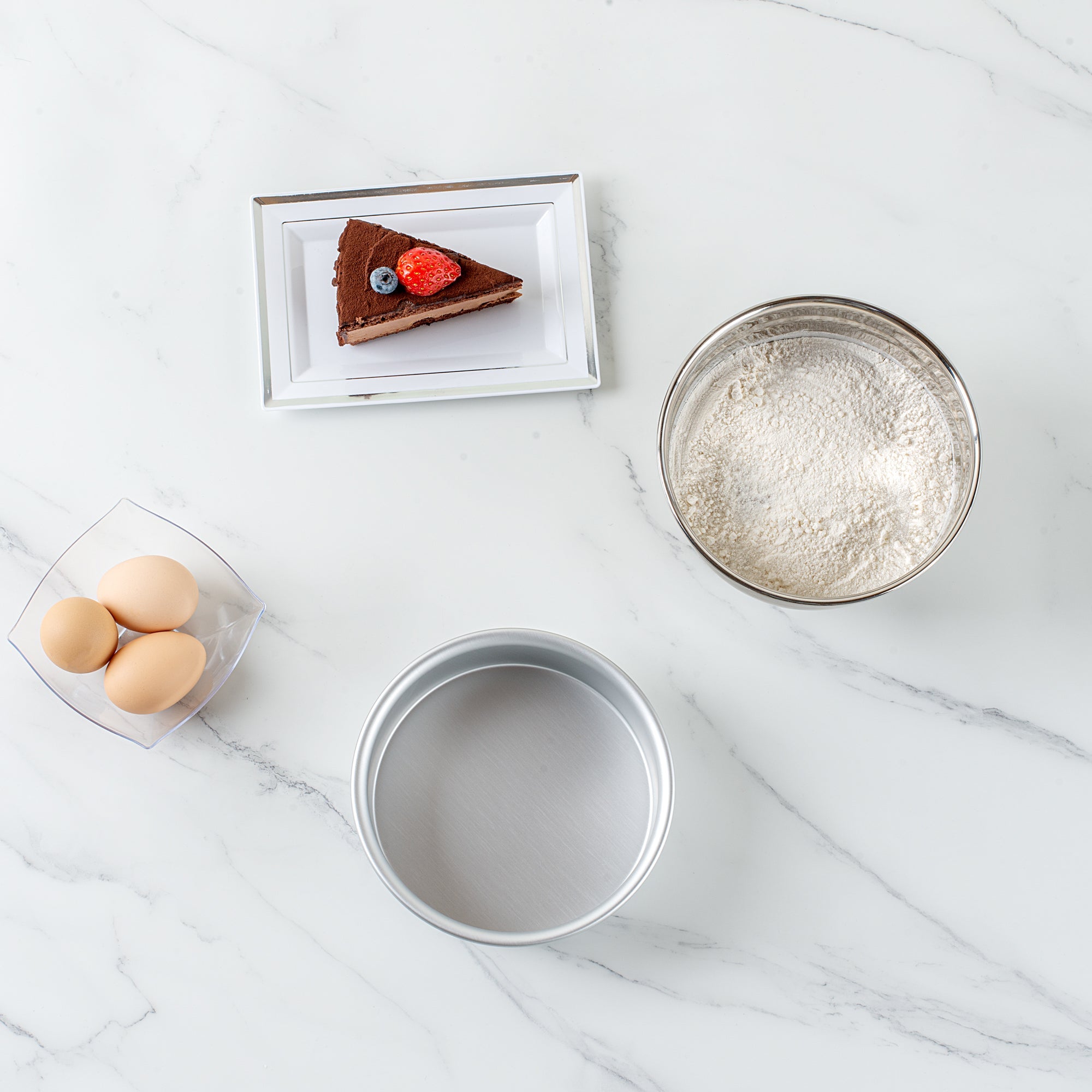 Met Lux Round Aluminum Straight-Sided Cake Pan - 6" x 6" x 2" - 12 count box