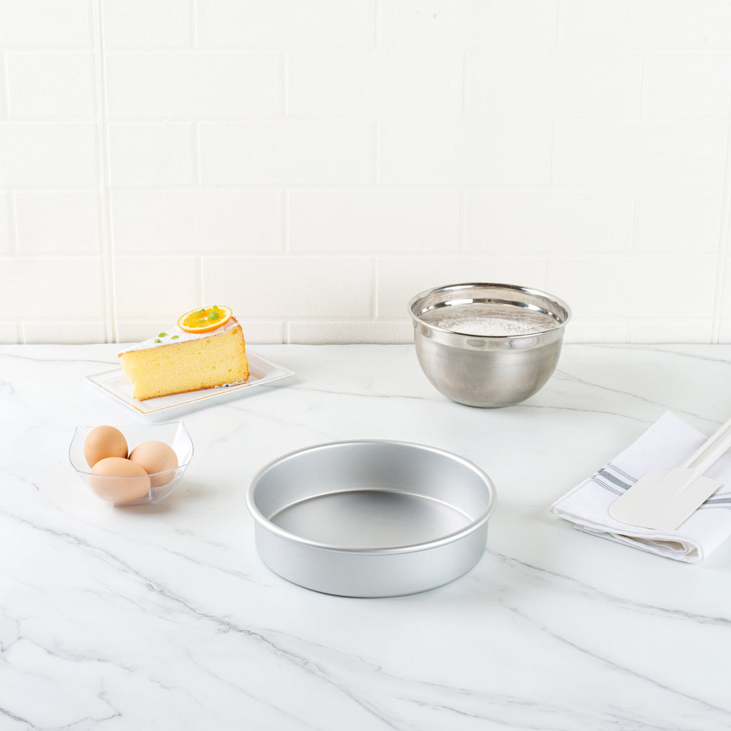 Met Lux Round Aluminum Straight-Sided Cake Pan - 8" x 8" x 2" - 12 count box