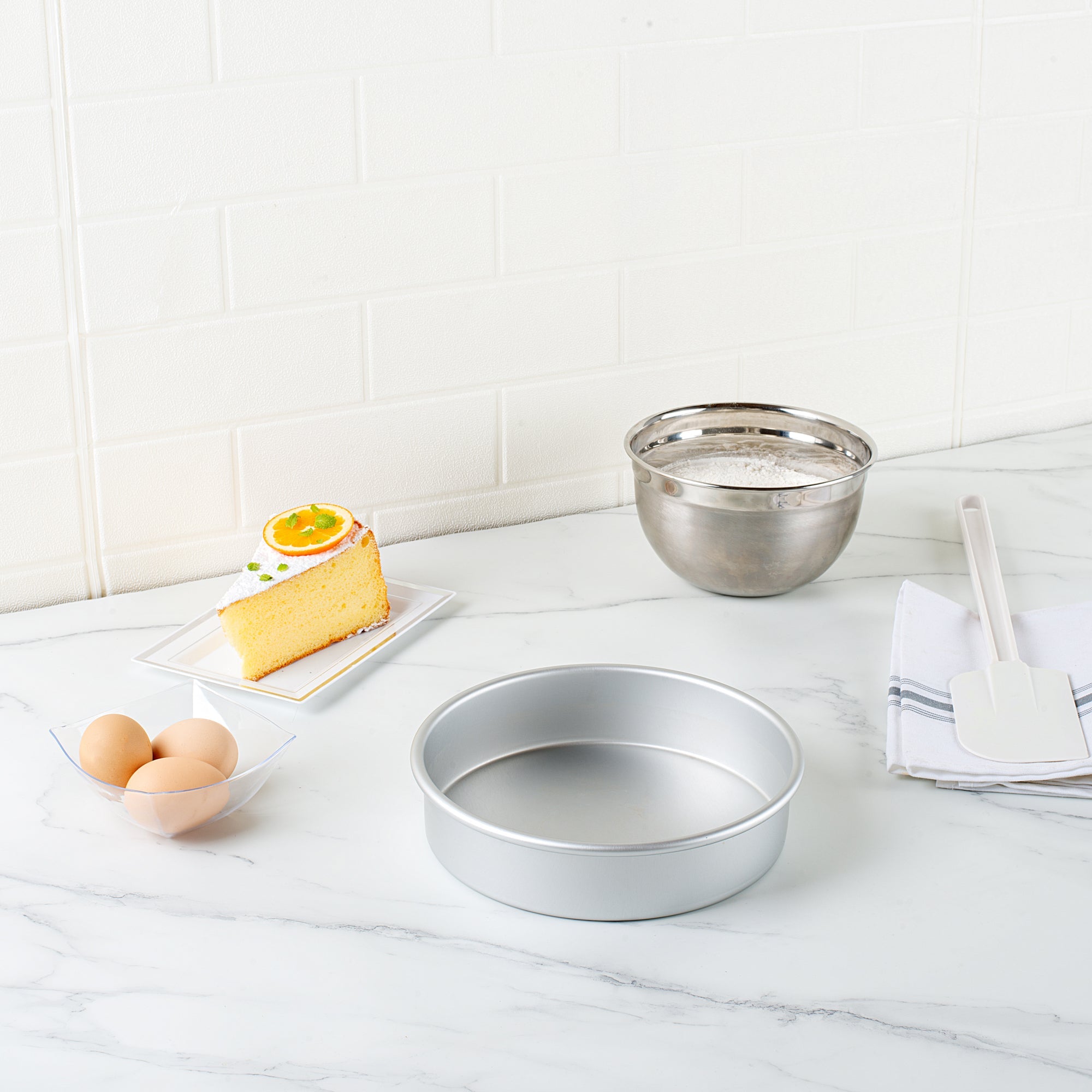 Met Lux Round Aluminum Straight-Sided Cake Pan - 8" x 8" x 2" - 12 count box