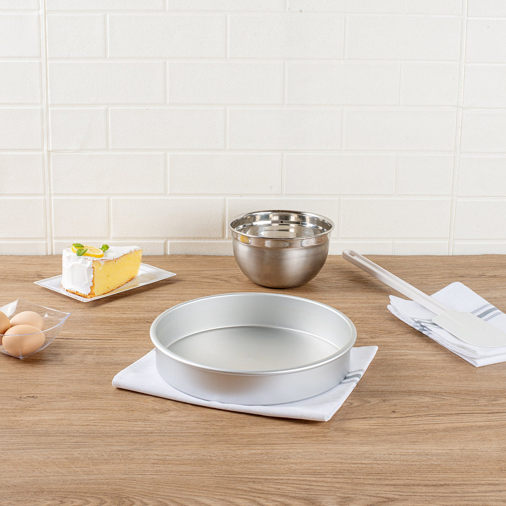 Met Lux Round Aluminum Straight-Sided Cake Pan - 10" x 10" x 2" - 1 count box