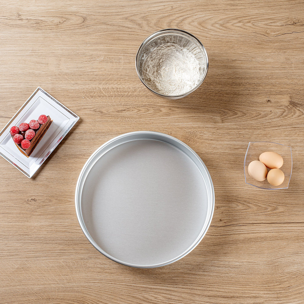 Met Lux Round Aluminum Straight-Sided Cake Pan - 12" x 12" x 2" - 1 count box