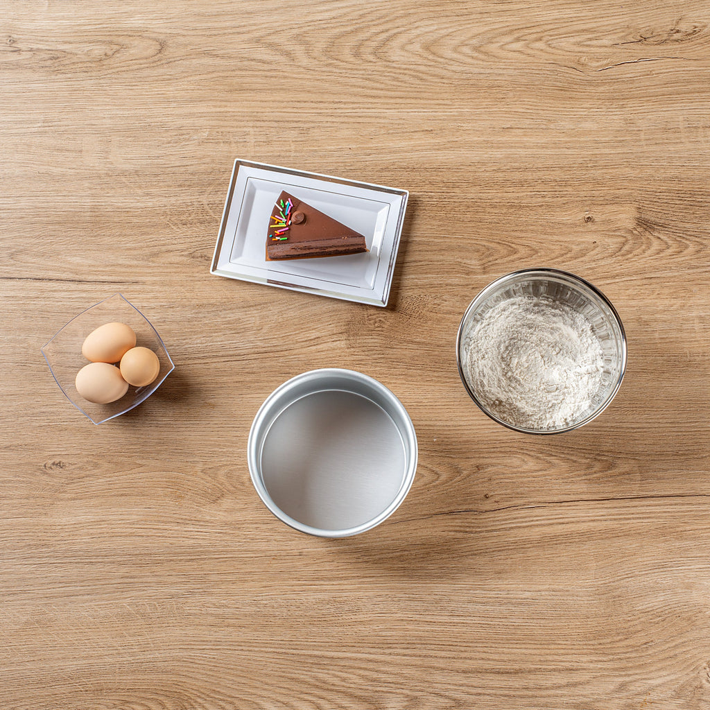 Met Lux Round Aluminum Straight-Sided Cake Pan - 6" x 6" x 3" - 12 count box