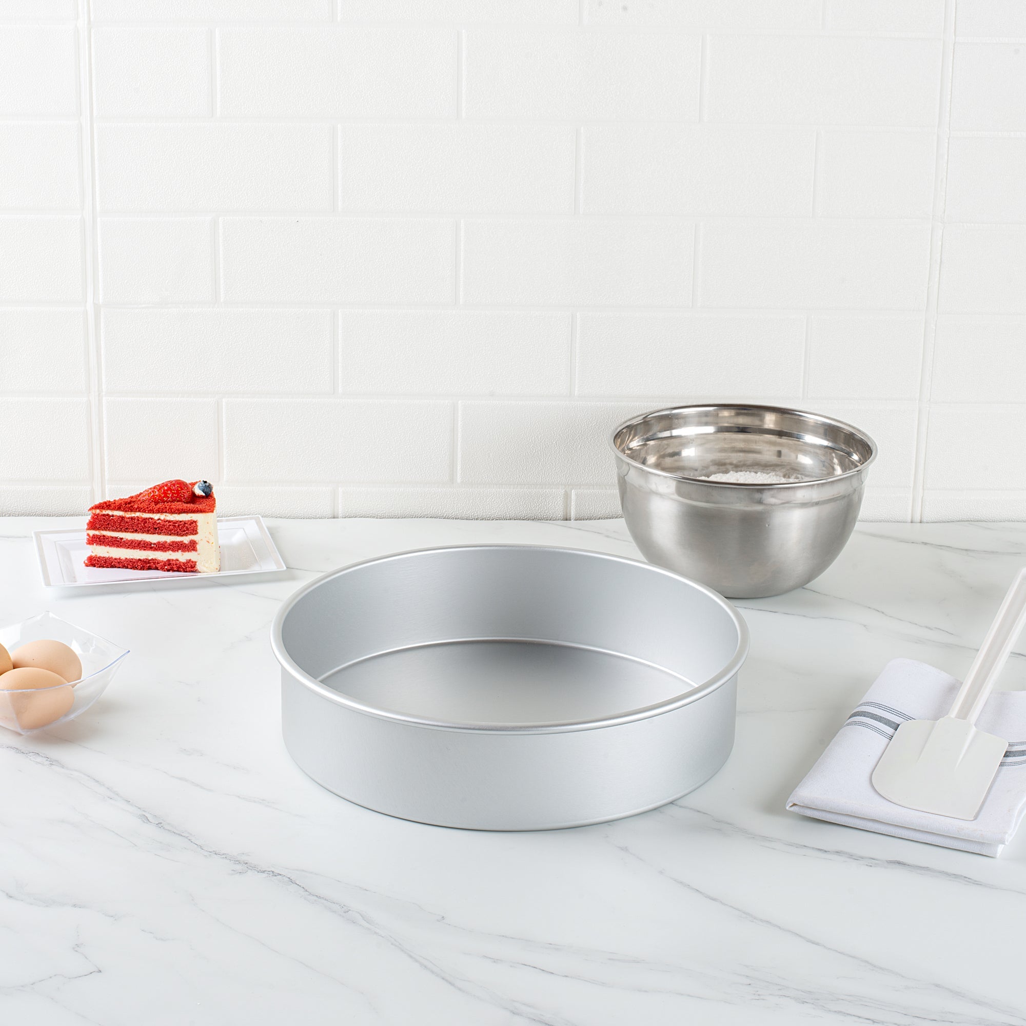 Met Lux Round Aluminum Straight-Sided Cake Pan - 12" x 12" x 3" - 12 count box