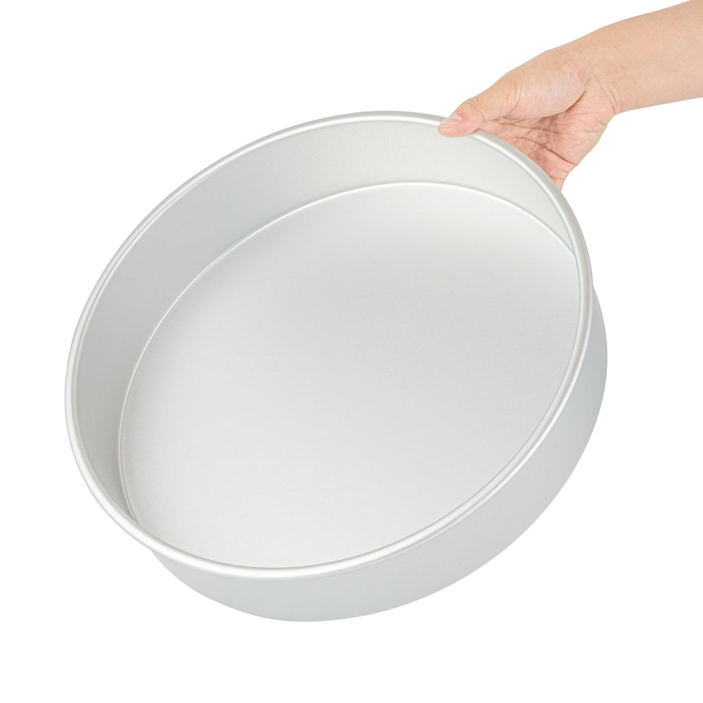 Met Lux Round Aluminum Straight-Sided Cake Pan - 14" x 14" x 3" - 12 count box