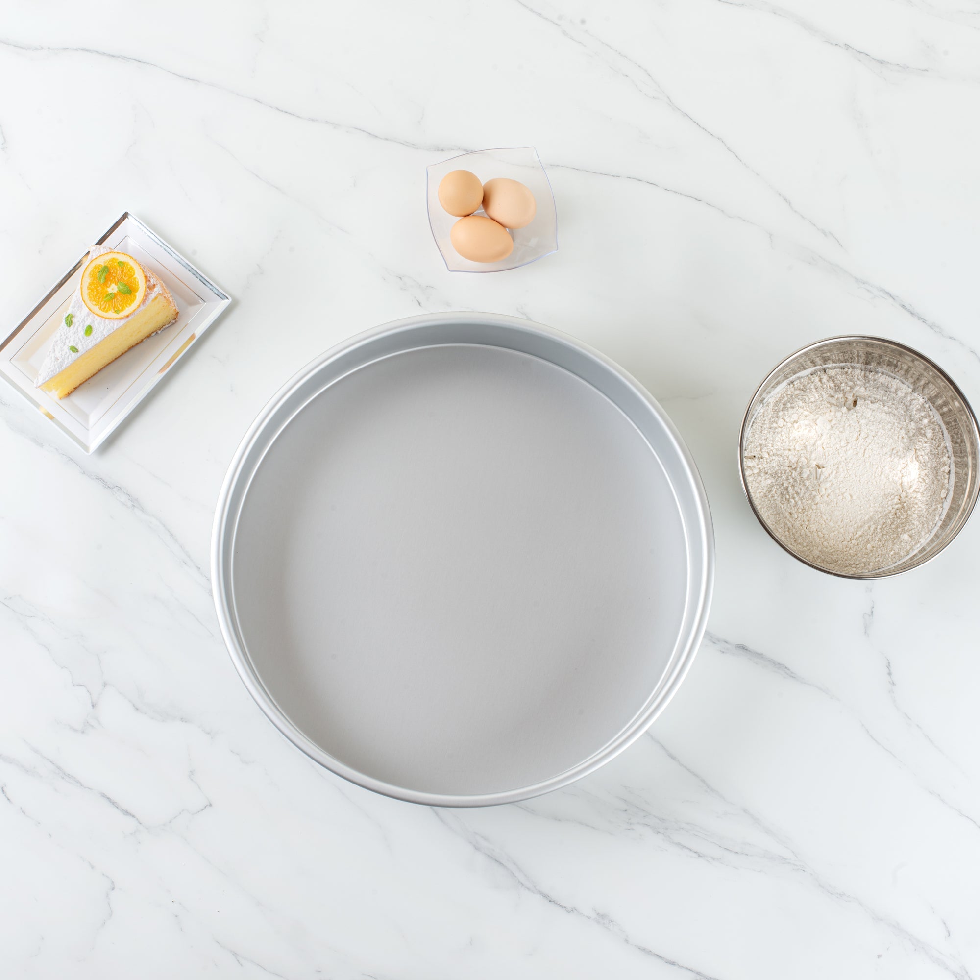 Met Lux Round Aluminum Straight-Sided Cake Pan - 16" x 16" x 3" - 1 count box