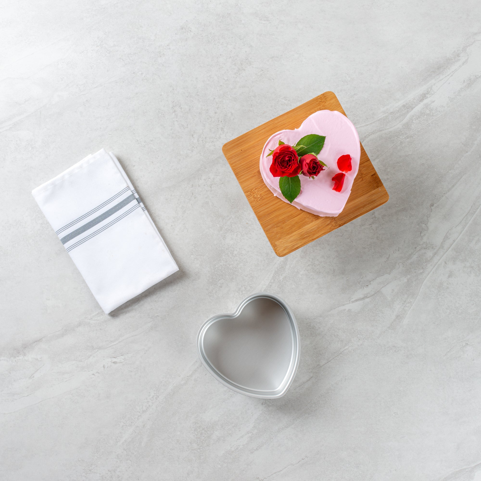 Met Lux Heart Aluminum Cake Pan - 6" x 6" x 2" - 1 count box