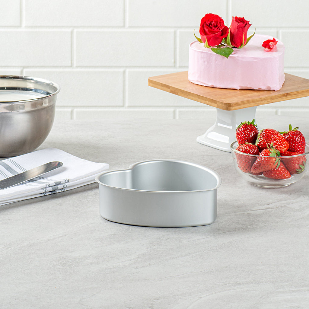 Met Lux Heart Aluminum Cake Pan - 6" x 6" x 2" - 12 count box