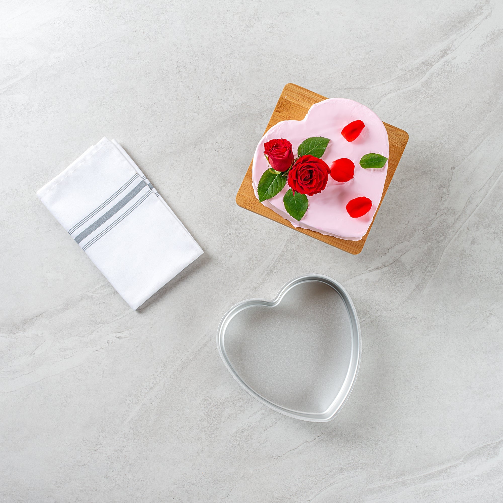 Met Lux Heart Aluminum Cake Pan - 8" x 8" x 2" - 12 count box