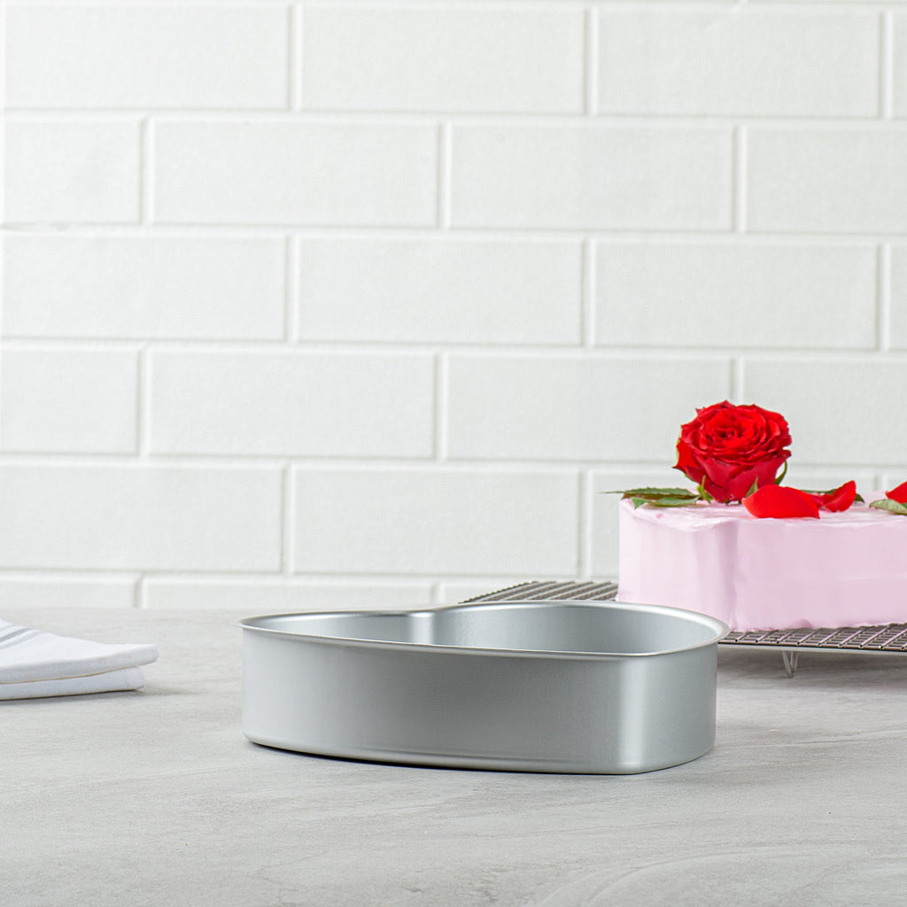 Met Lux Heart Aluminum Cake Pan - 8" x 8" x 2" - 12 count box
