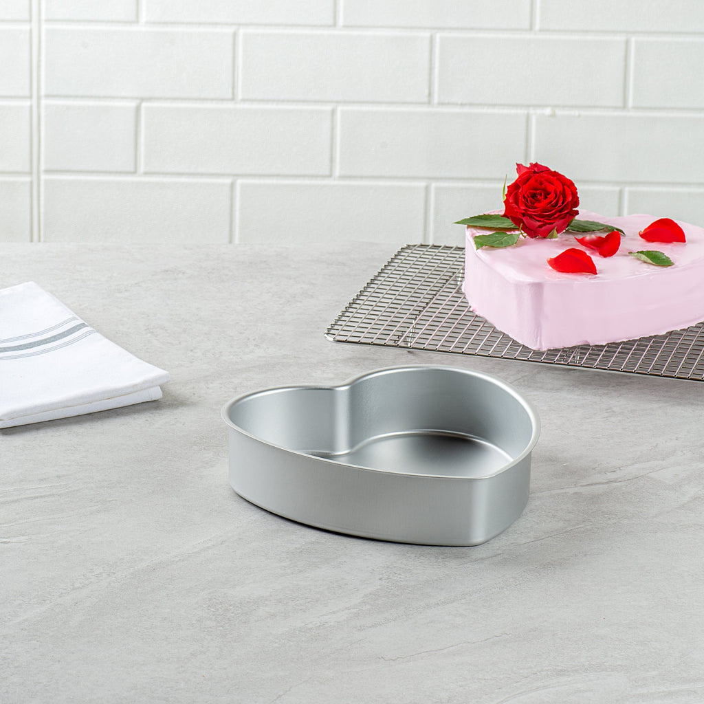 Met Lux Heart Aluminum Cake Pan - 8" x 8" x 2" - 12 count box