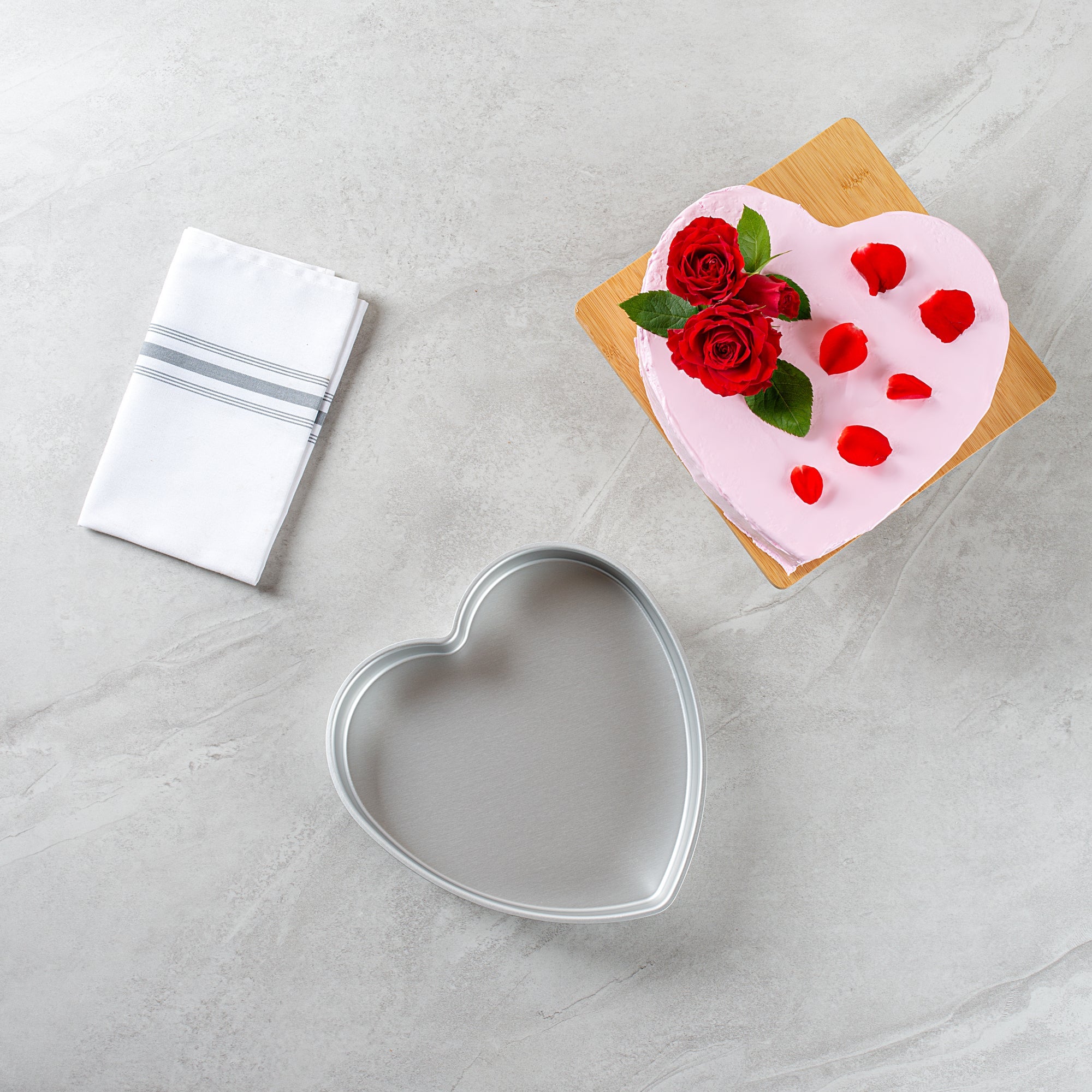 Met Lux Heart Aluminum Cake Pan - 10" x 10" x 2" - 12 count box