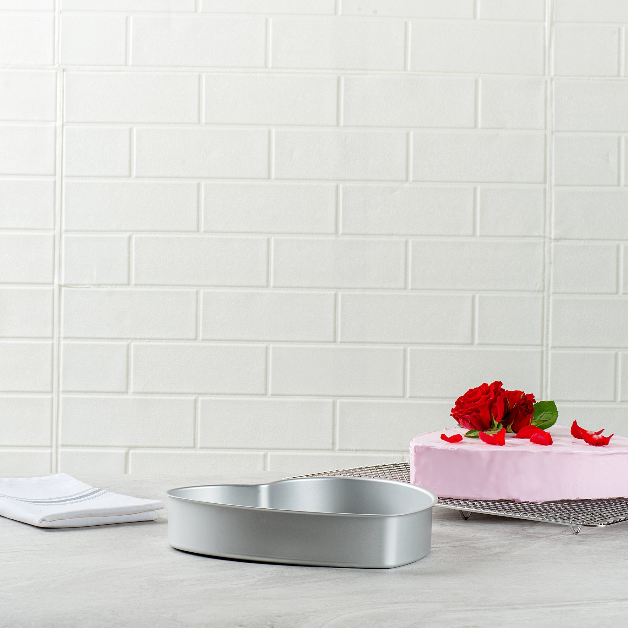 Met Lux Heart Aluminum Cake Pan - 10" x 10" x 2" - 12 count box