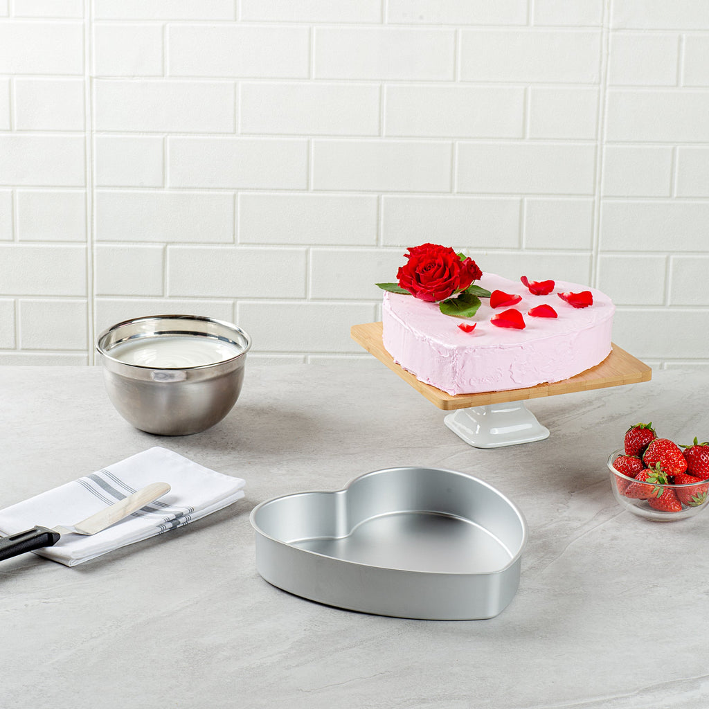 Met Lux Heart Aluminum Cake Pan - 10" x 10" x 2" - 12 count box