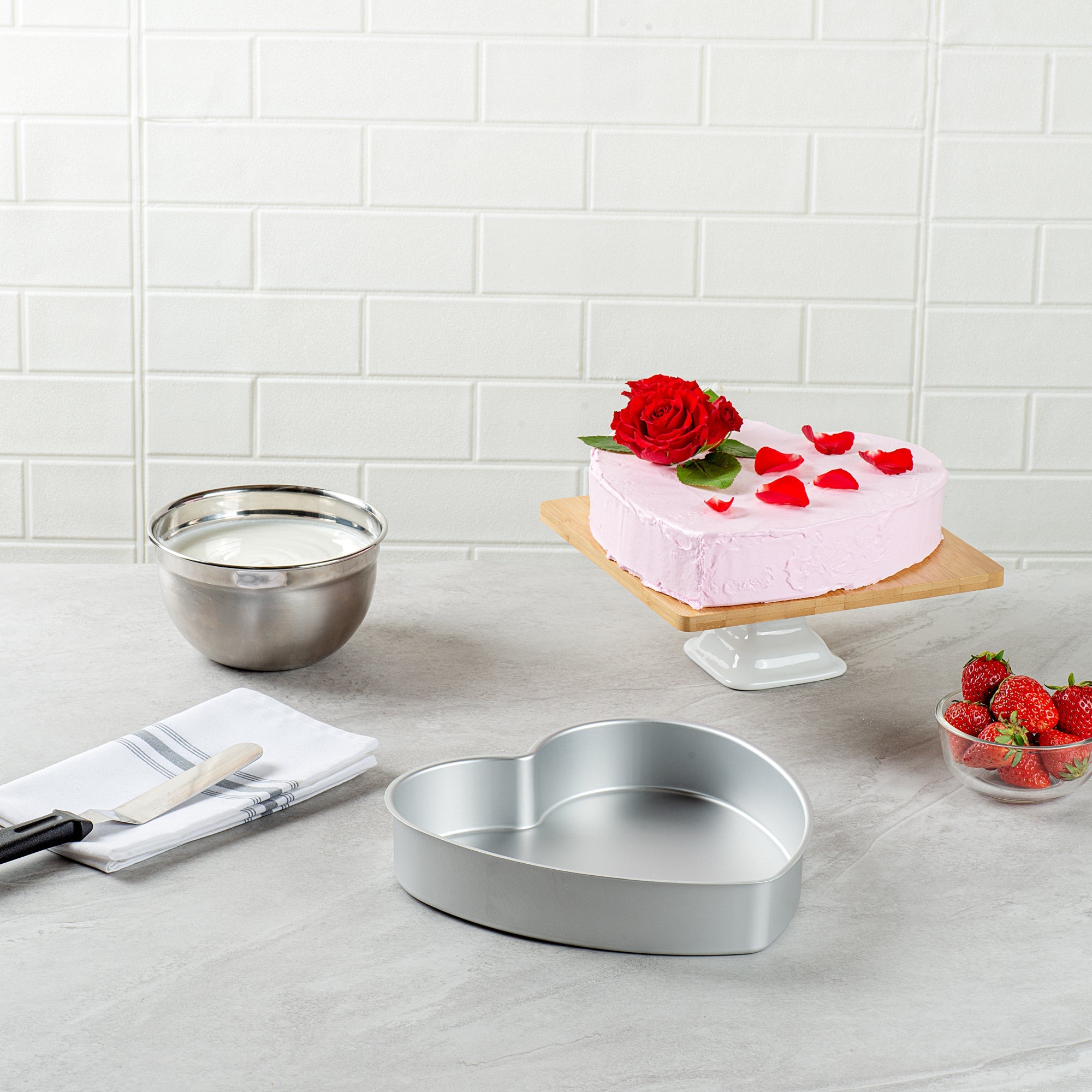 Met Lux Heart Aluminum Cake Pan - 10" x 10" x 2" - 12 count box